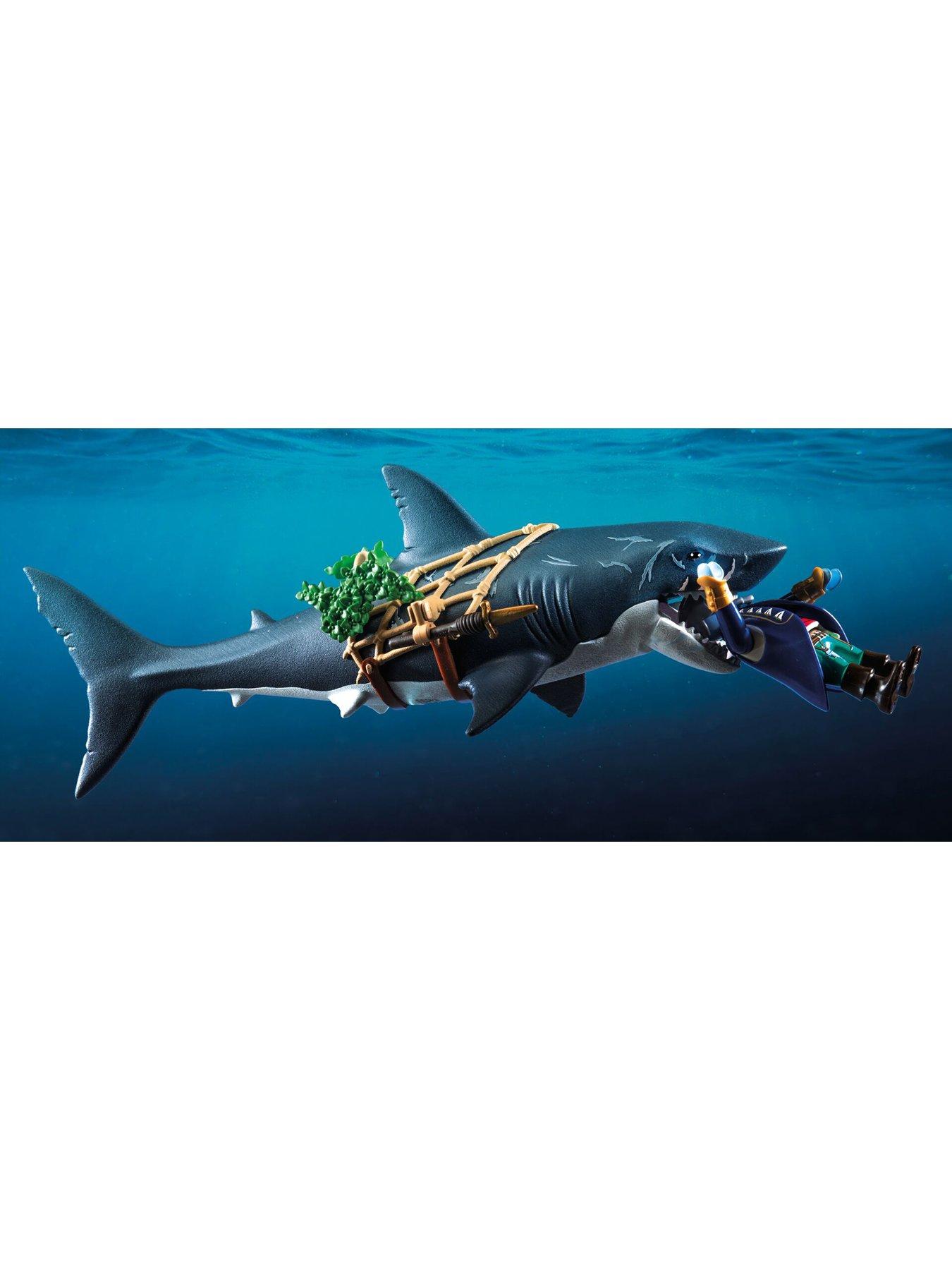 playmobil-giant-shark-with-pirate-71793outfit