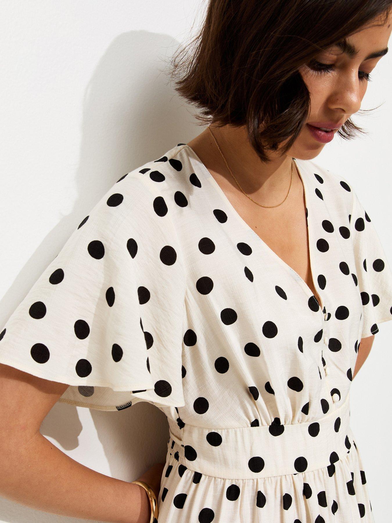 Image 3 of 5 of New Look Spot Print Flutter Sleeve Midi Dress - Cream