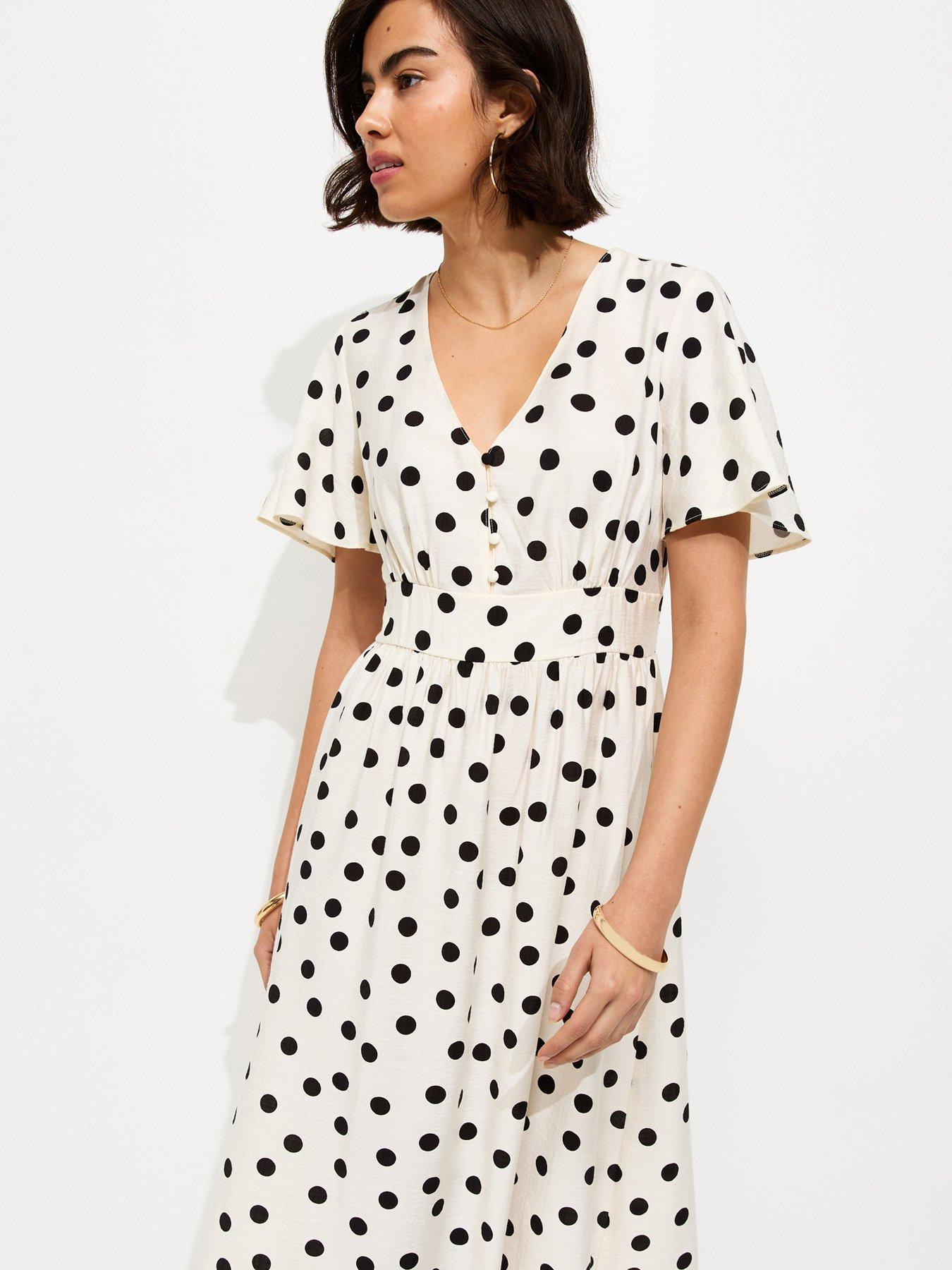 Image 4 of 5 of New Look Spot Print Flutter Sleeve Midi Dress - Cream