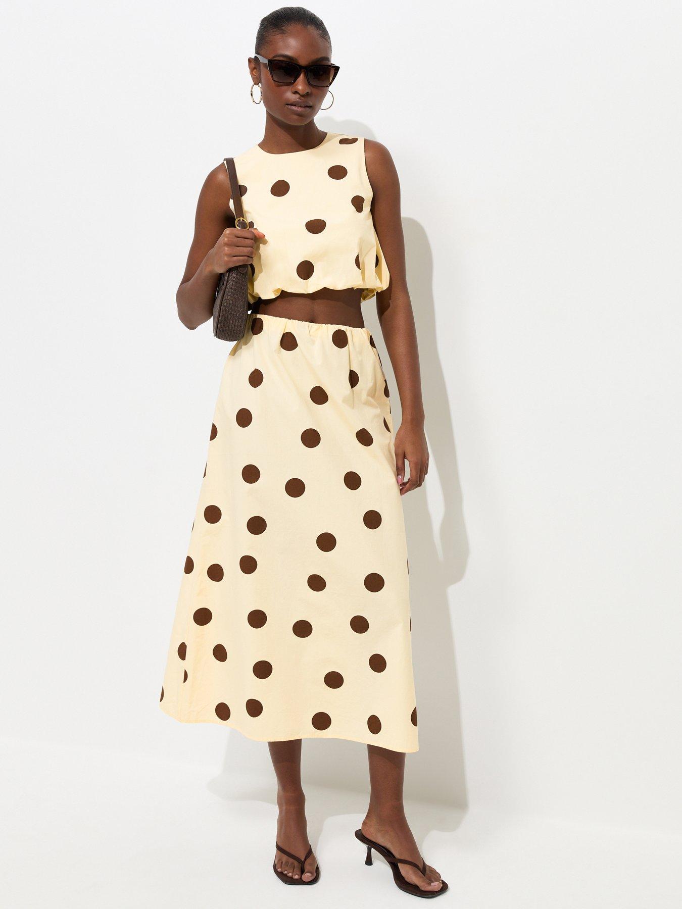 Image 3 of 5 of New Look Cotton Large Spot Print Sleeveless Crop Top - Cream