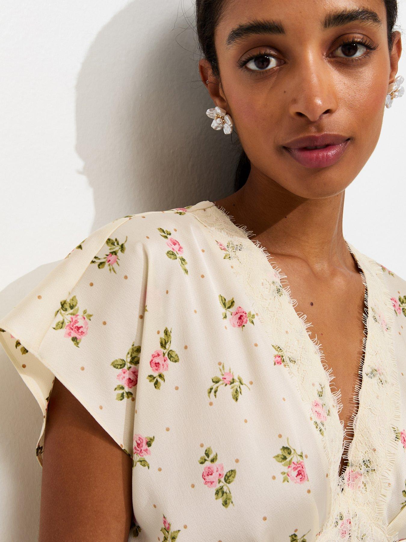 Image 4 of 5 of New Look Satin Floral Lace Trim Tea Top - Cream