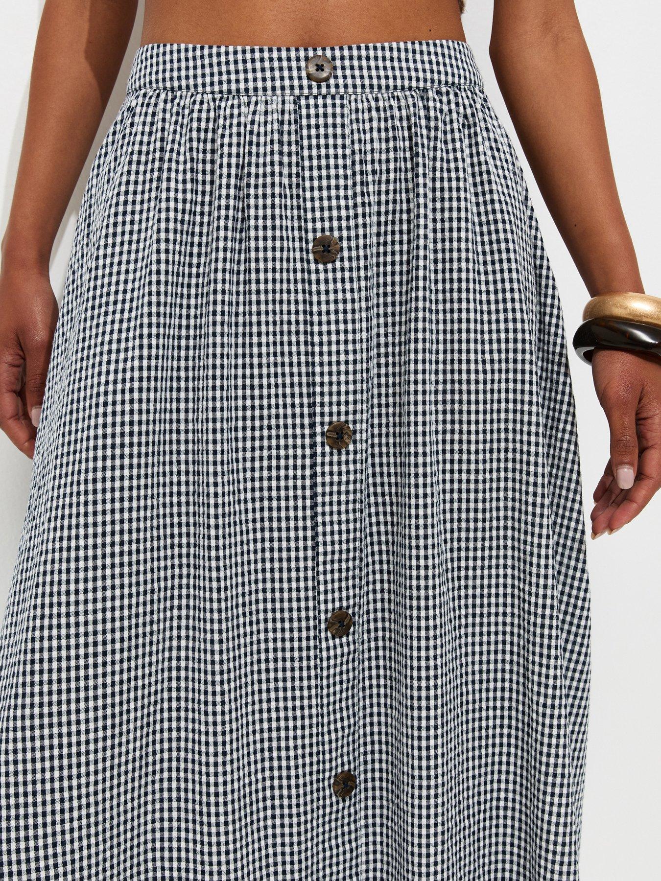 Image 4 of 5 of New Look Gingham Button Detail Midi Skirt - Black