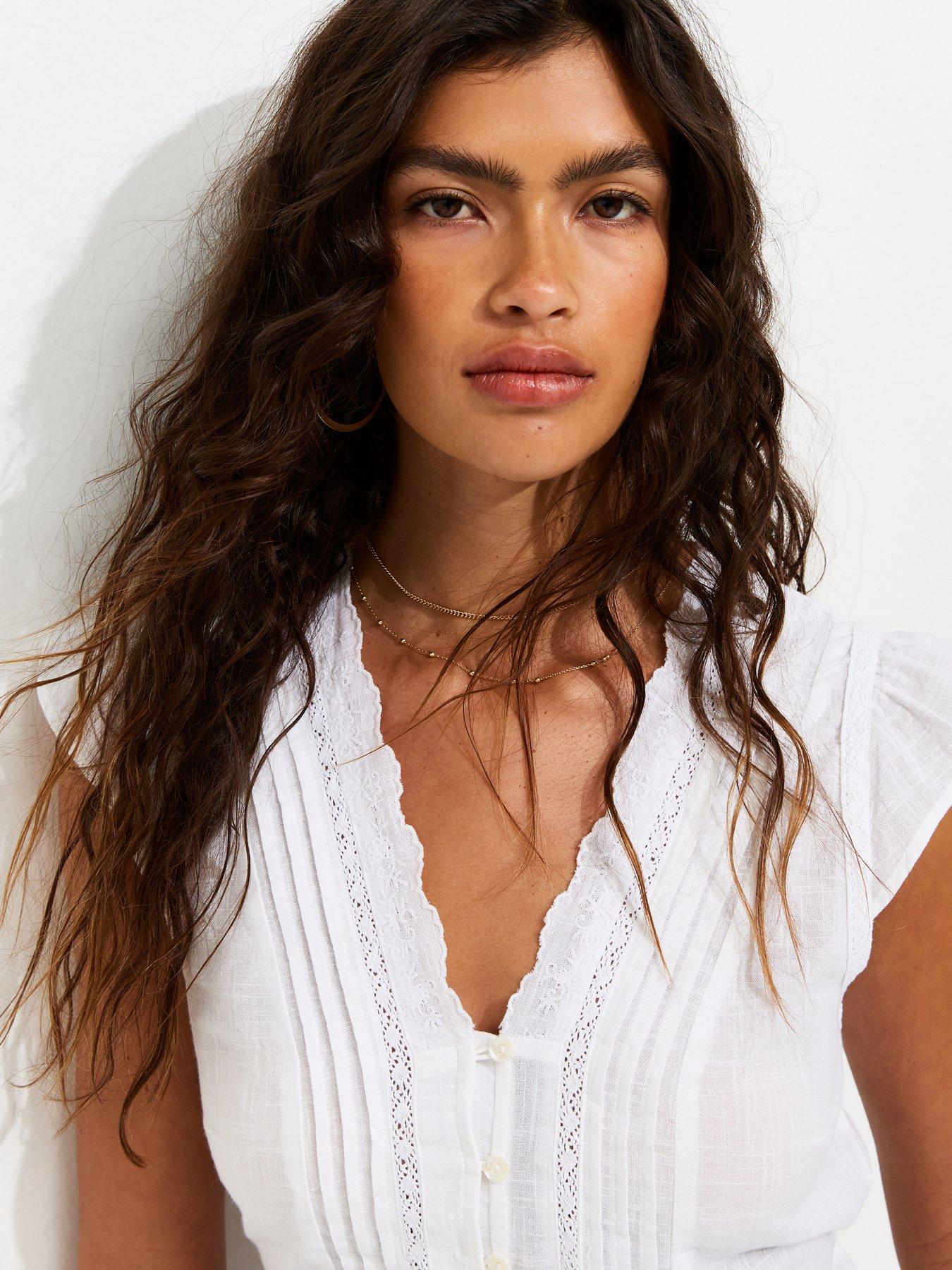 Image 4 of 5 of New Look Cotton Lace Trim Button Front Tea Top - White
