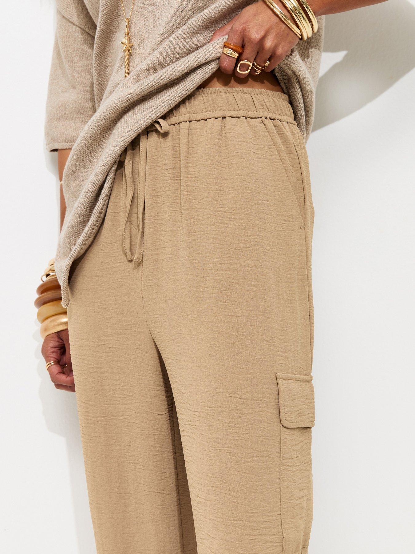 new-look-camel-cargo-style-cuffed-trousersoutfit