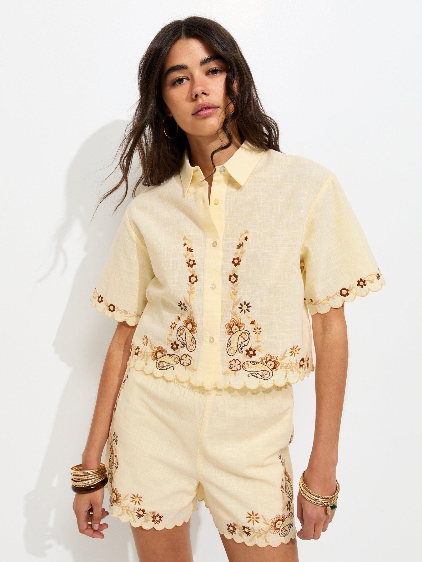 Image 1 of 5 of New Look Cream Cotton Floral Embroidered Cropped Co-ord Shirt
