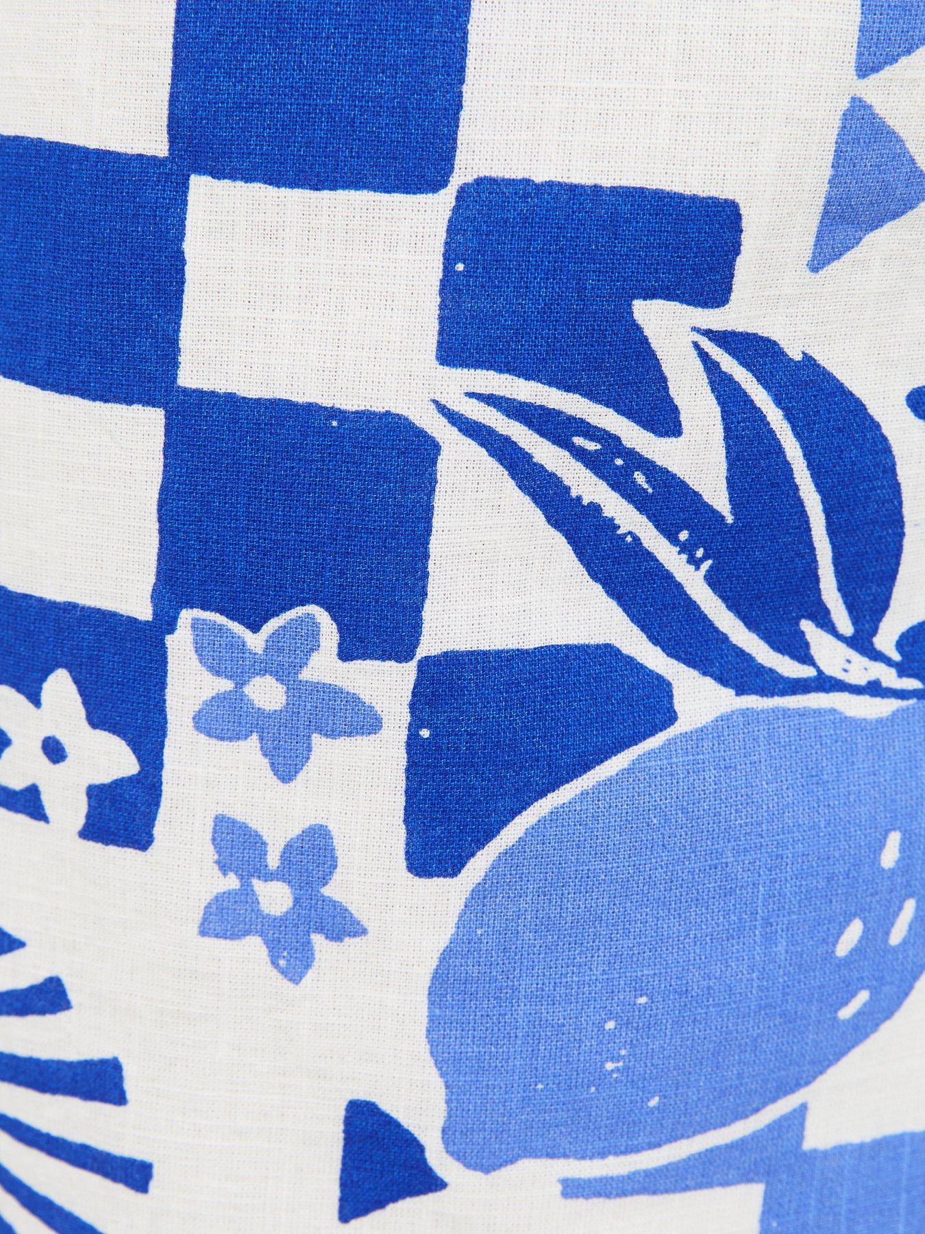 Image 5 of 5 of New Look Shell Print Scallop Hem Shorts - Blue