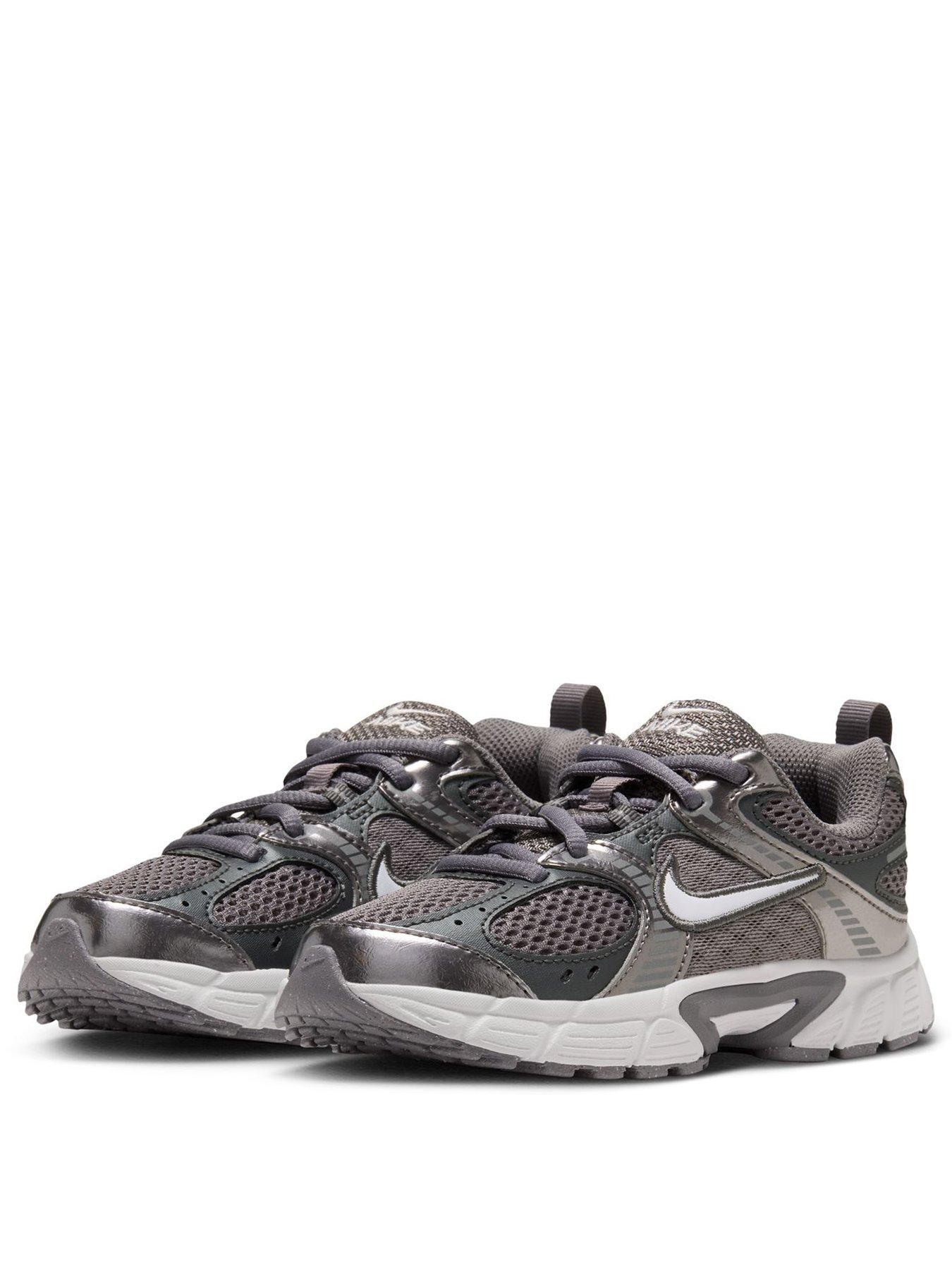 Image 2 of 7 of Nike Unisex Little Kids V5 RNR Padded Grip Trainers - Grey