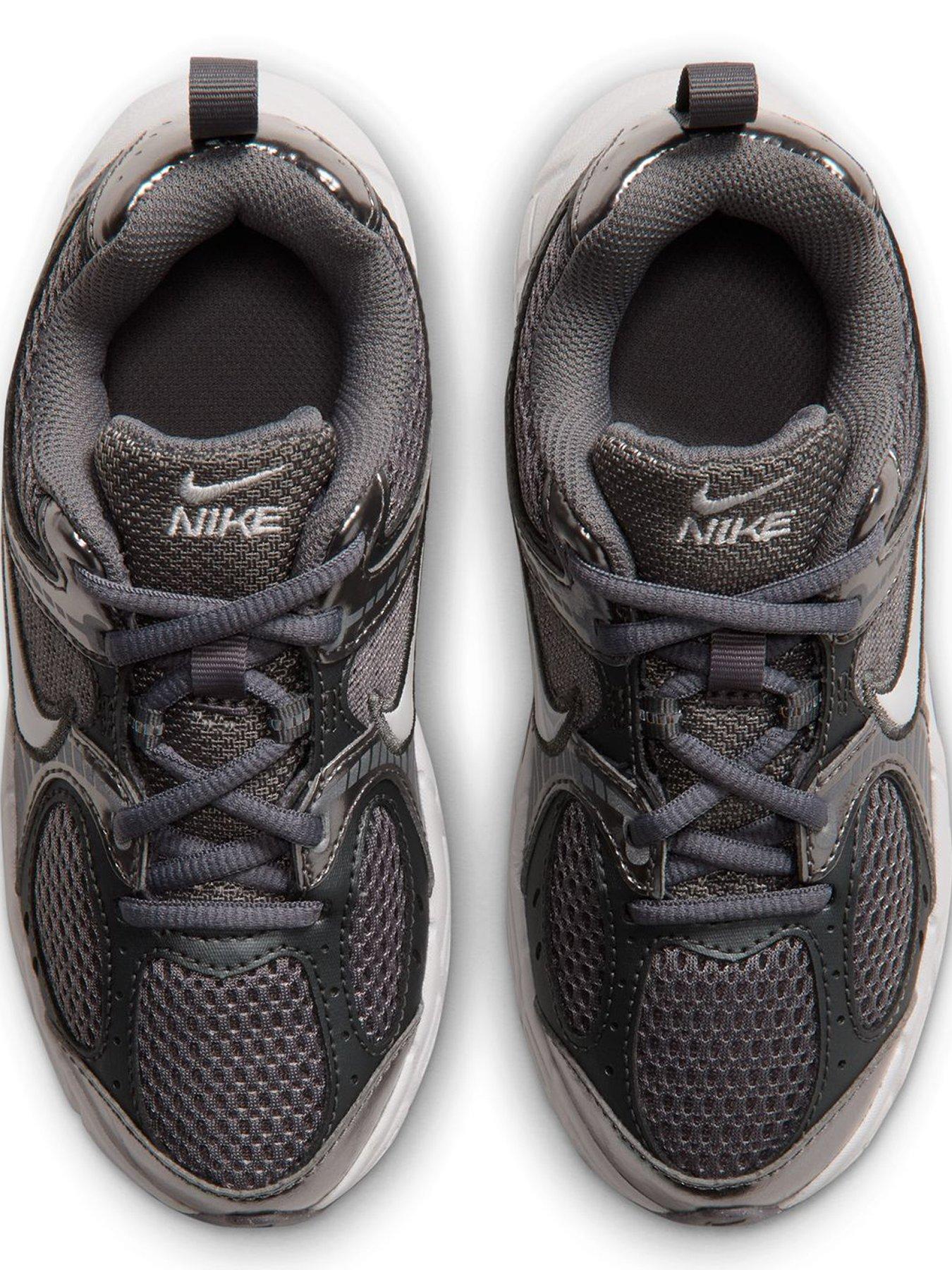 Image 4 of 7 of Nike Unisex Little Kids V5 RNR Padded Grip Trainers - Grey