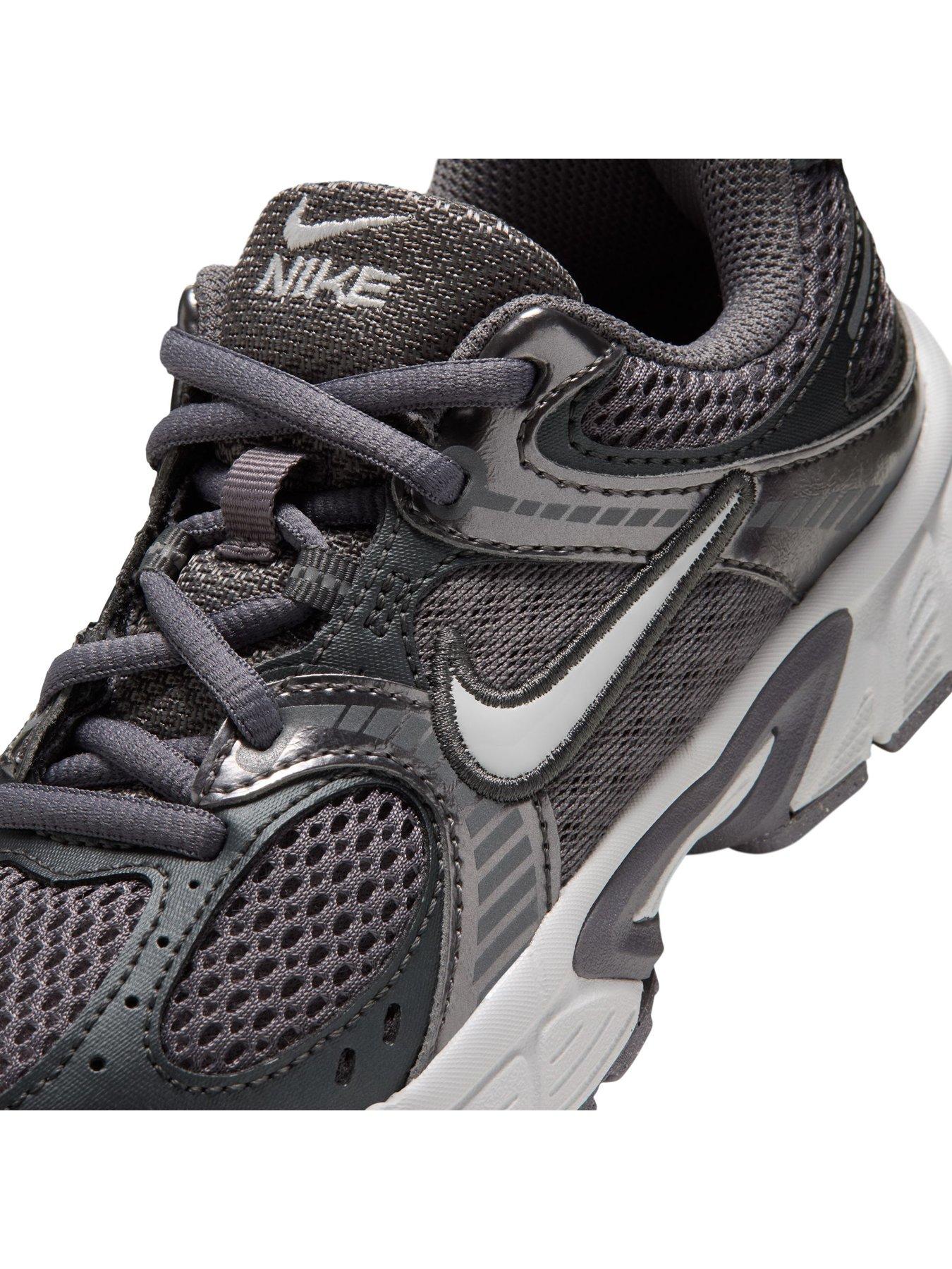 Image 6 of 7 of Nike Unisex Little Kids V5 RNR Padded Grip Trainers - Grey