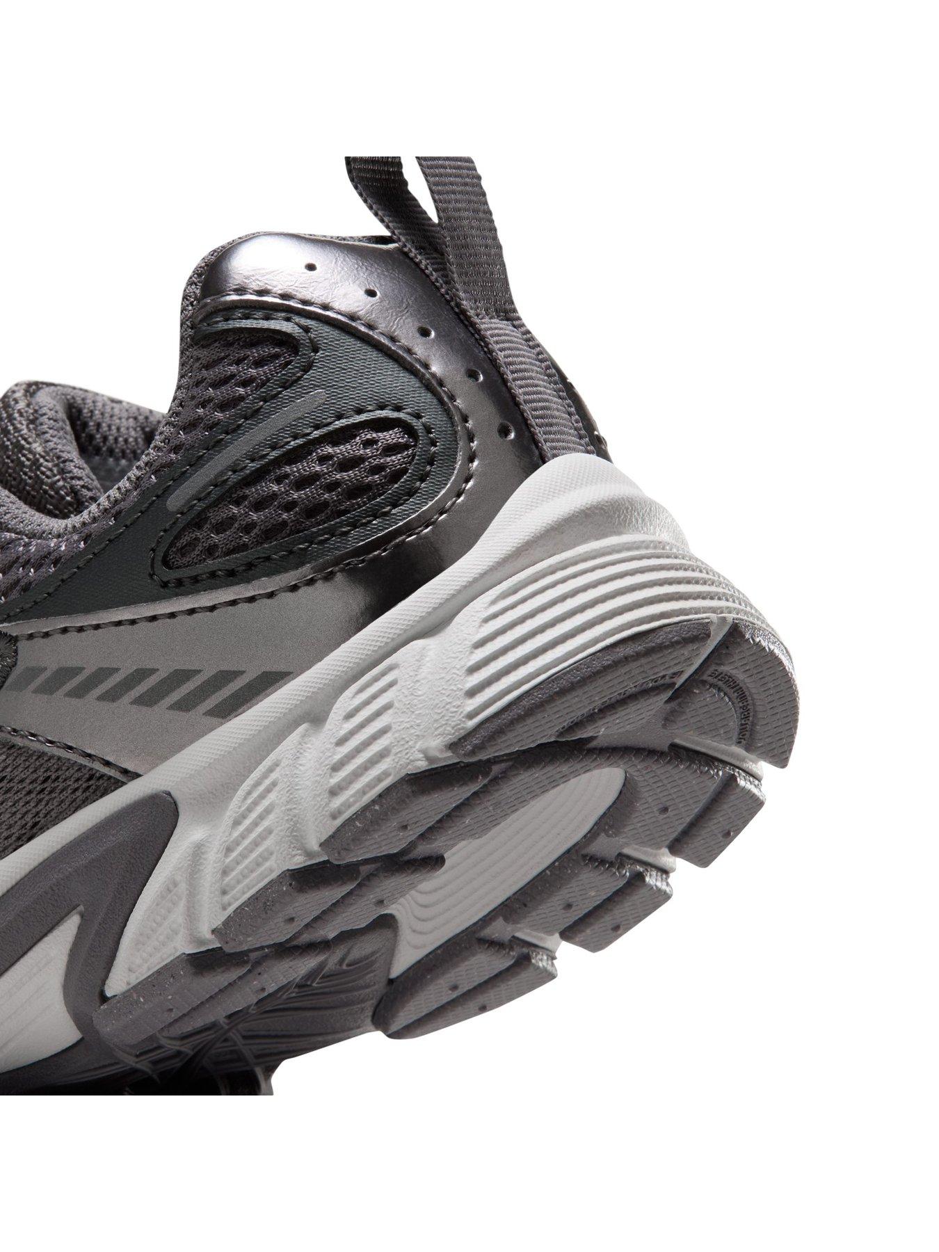 Image 7 of 7 of Nike Unisex Little Kids V5 RNR Padded Grip Trainers - Grey