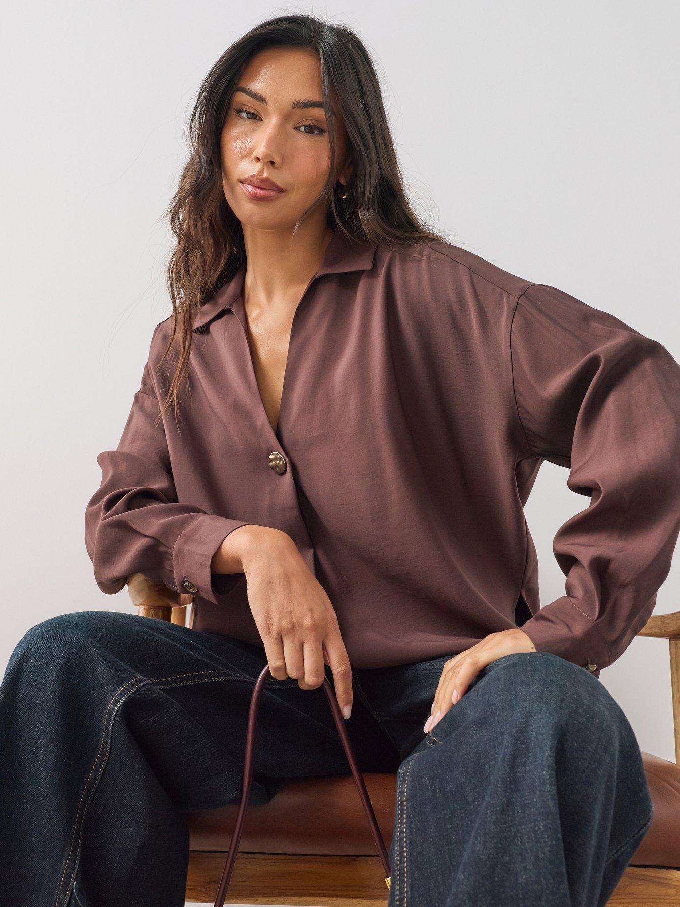 The Very Collection V-veck Gold Detail Shirt
