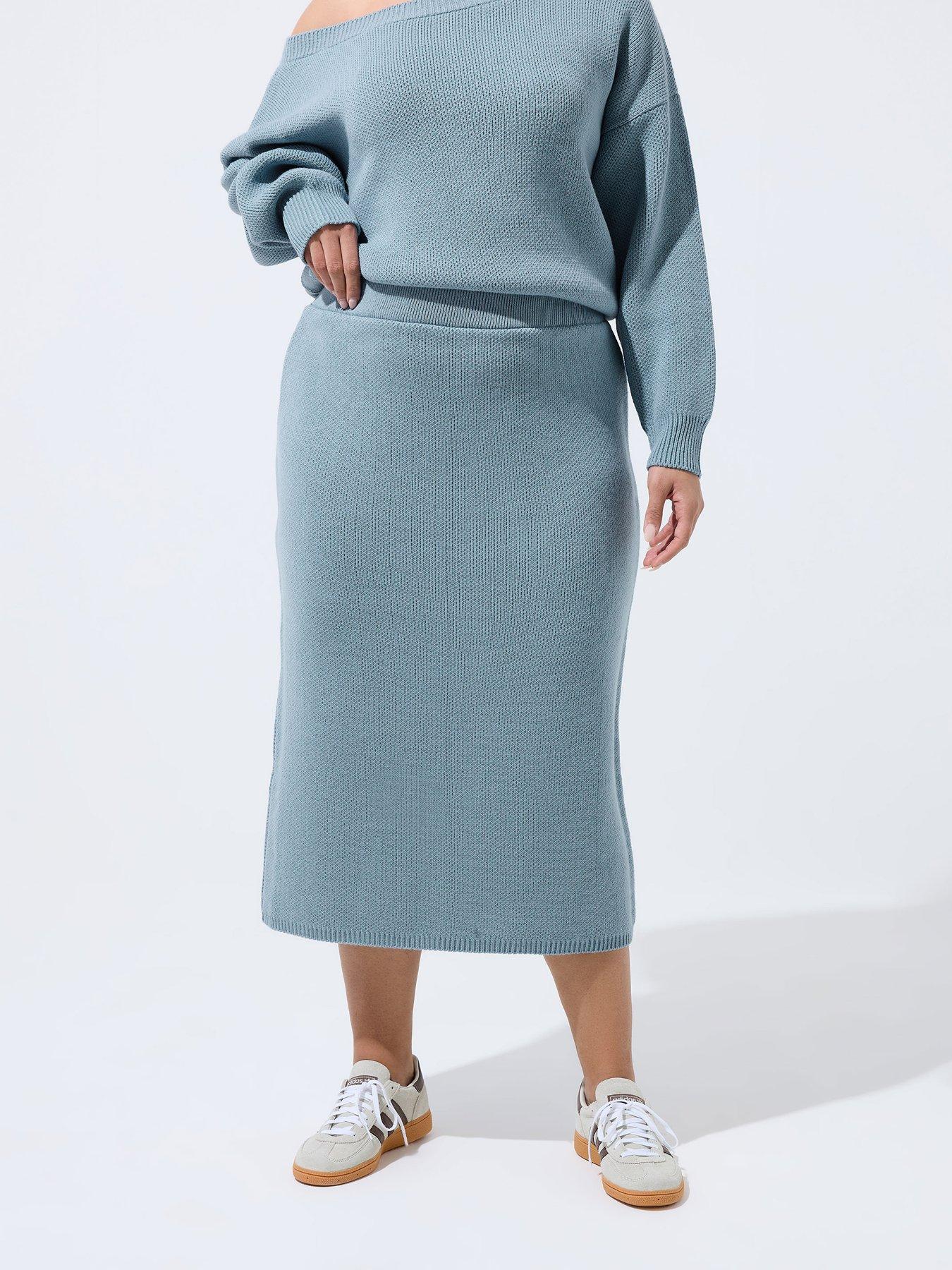 yours-curve-knitted-skirtfront