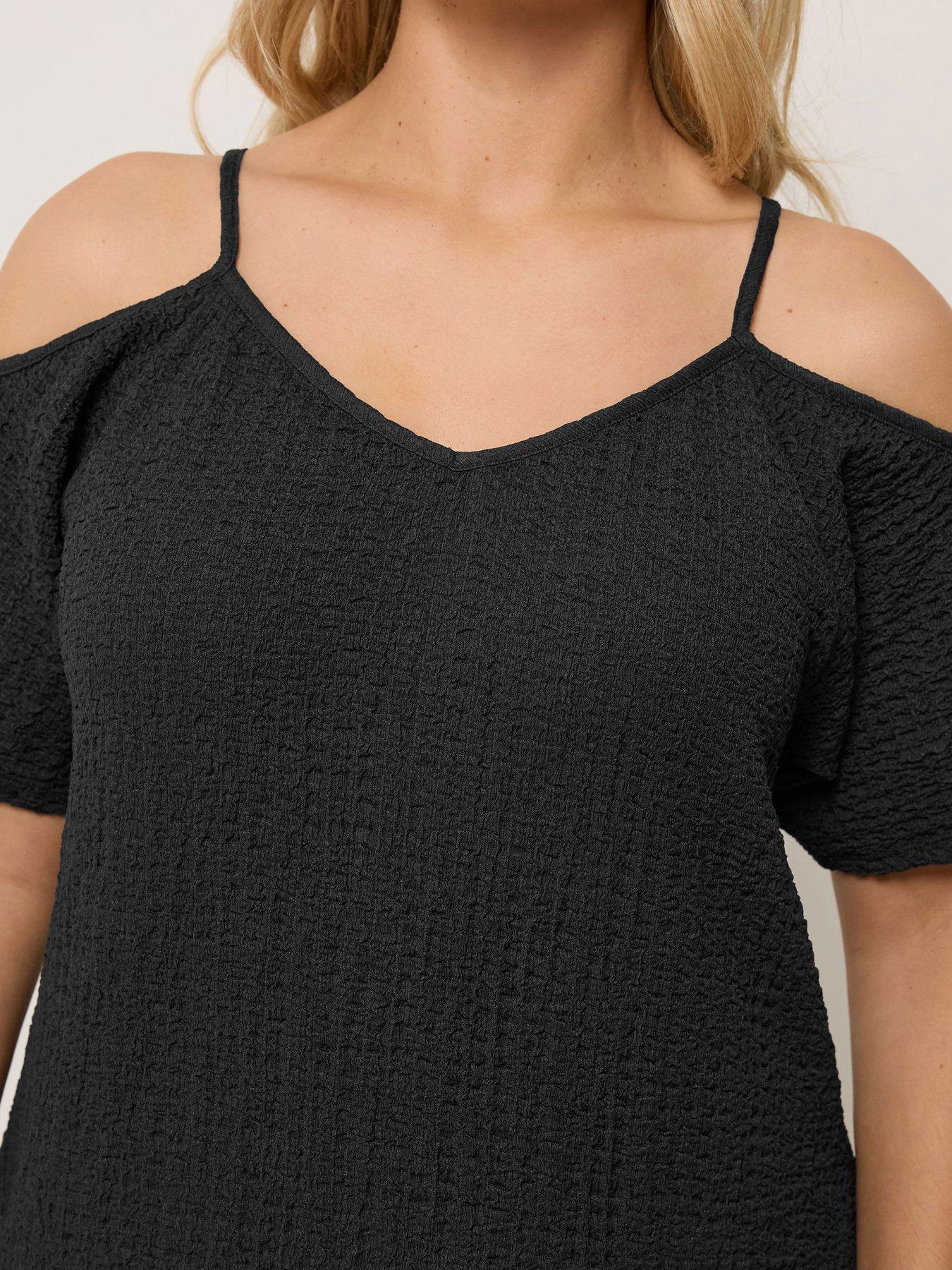 Image 4 of 5 of Yours Curve Textured Cold Shoulder Dress - Black