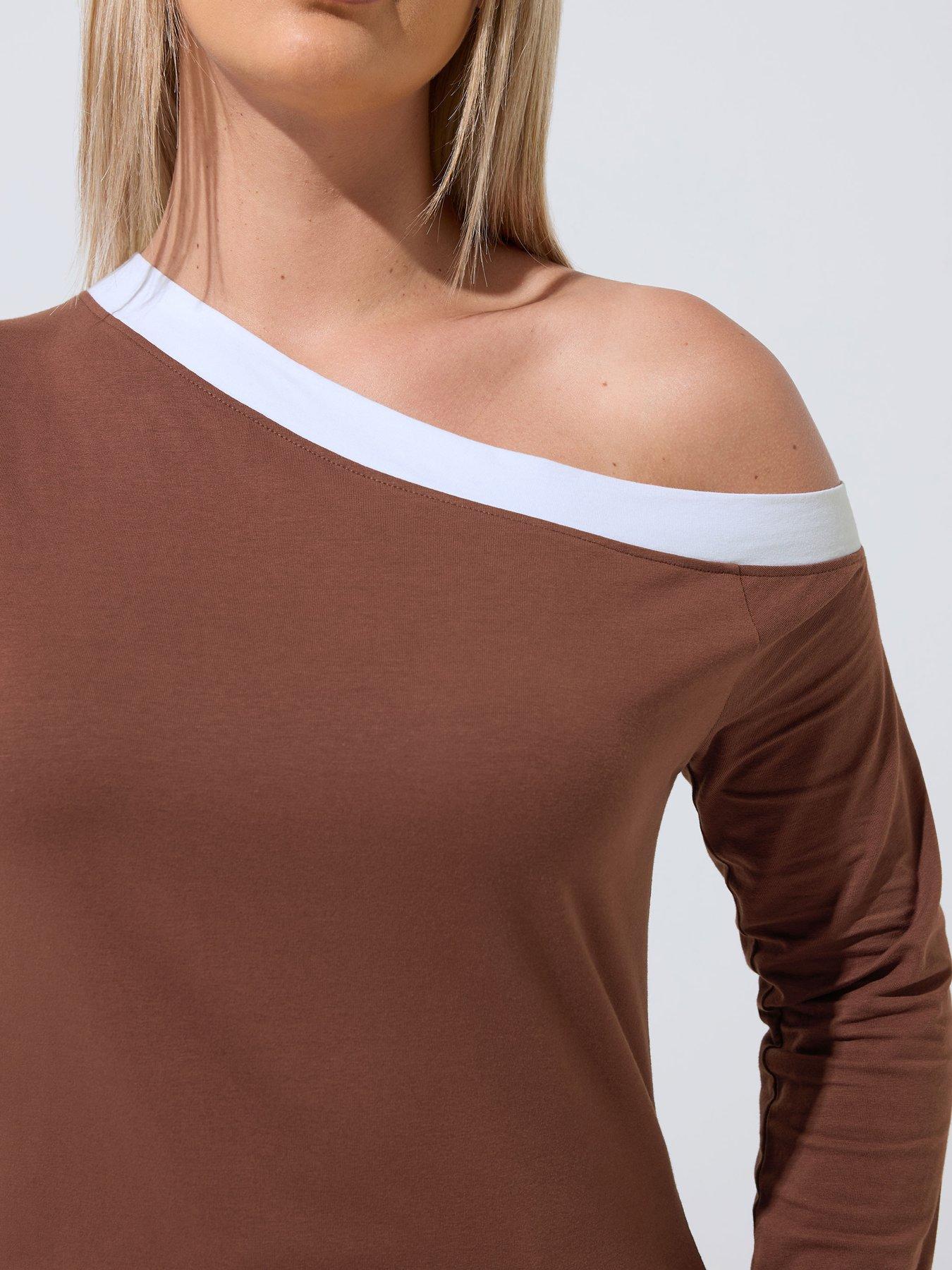 Image 4 of 4 of Yours Curve Constrast Shoulder Side Top - Black