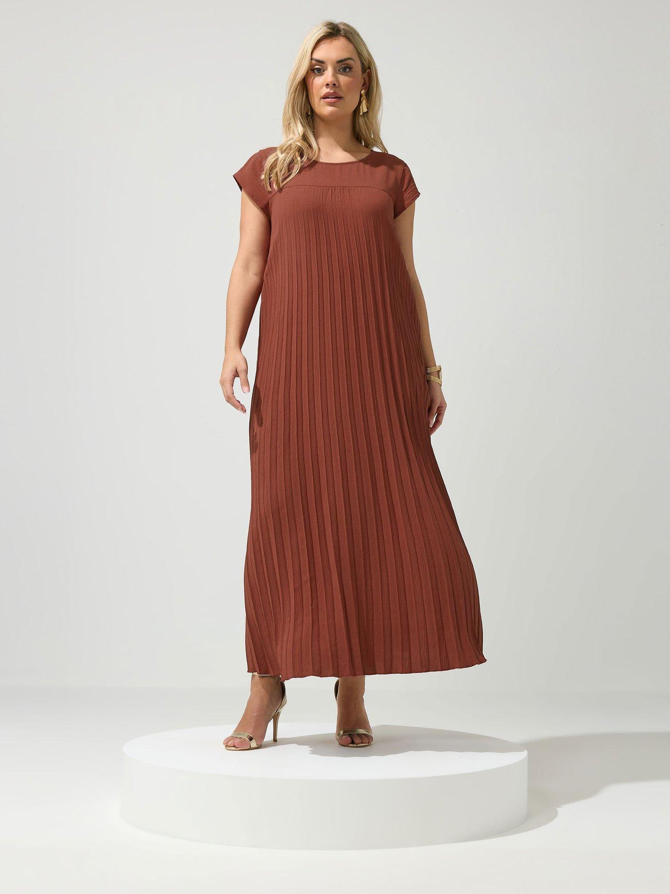 Image 3 of 4 of Yours Curve Pleated Dress