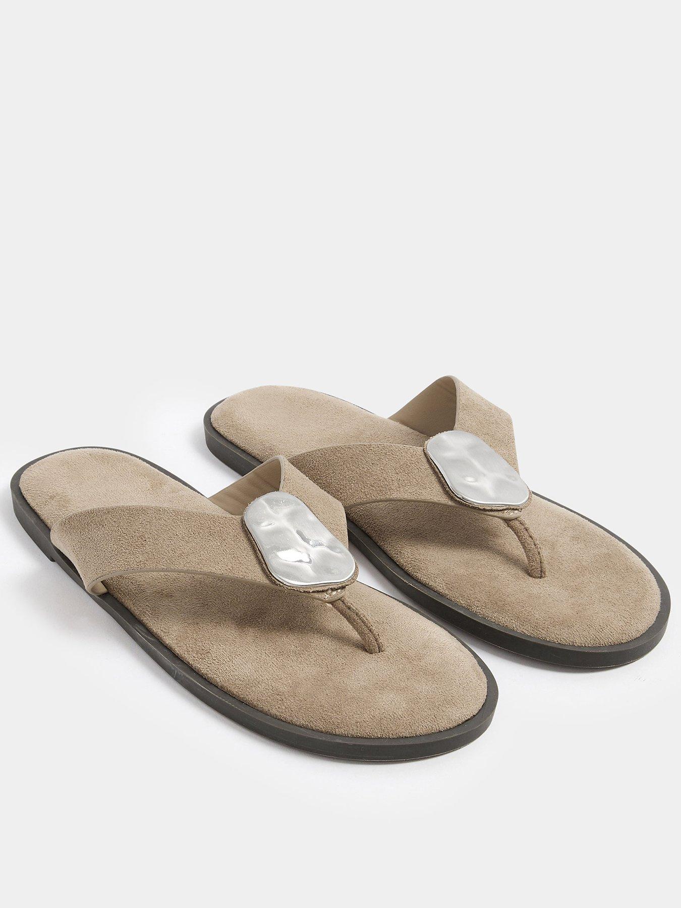 yours-extra-wide-fit-hammered-disk-sandals-creamfront