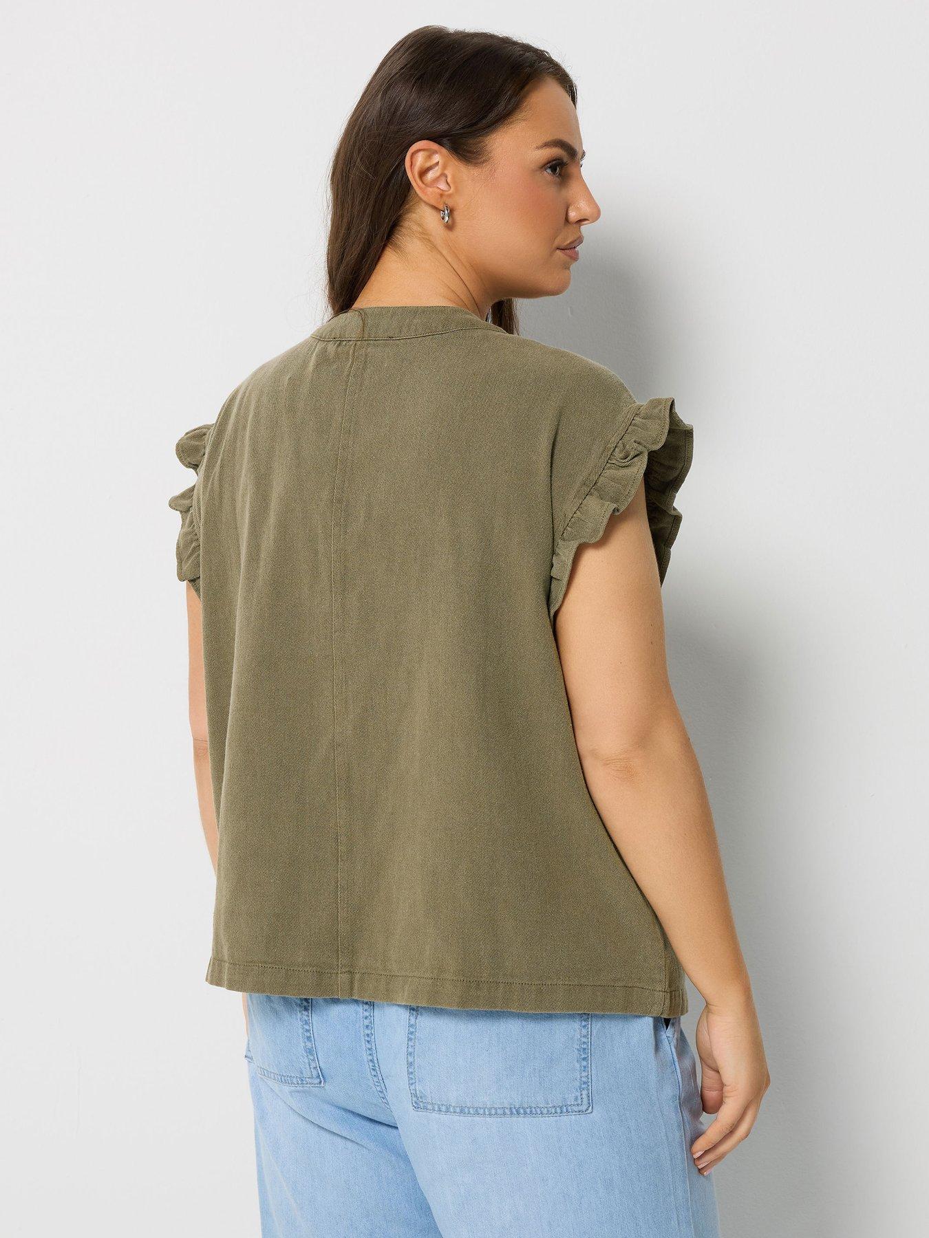 Image 2 of 5 of Yours Curve Crochet Edge Waistcoat - Green