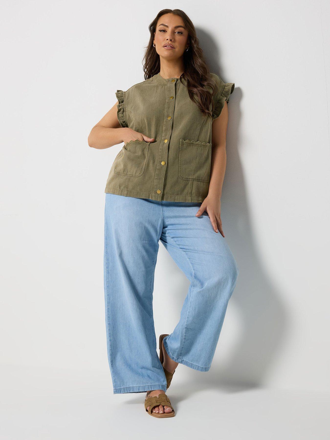 Image 3 of 5 of Yours Curve Crochet Edge Waistcoat - Green