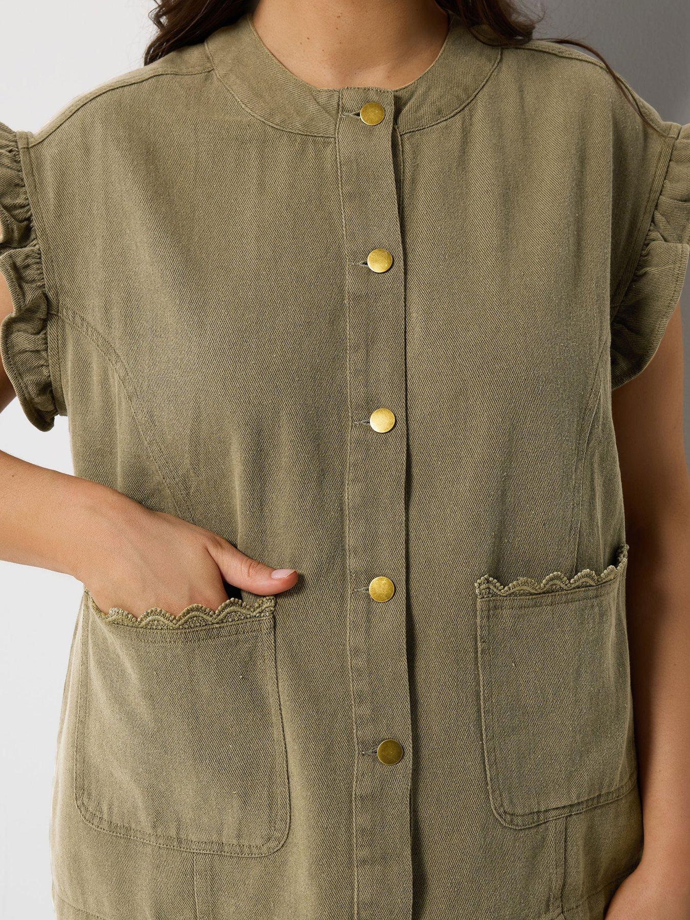 Image 4 of 5 of Yours Curve Crochet Edge Waistcoat - Green