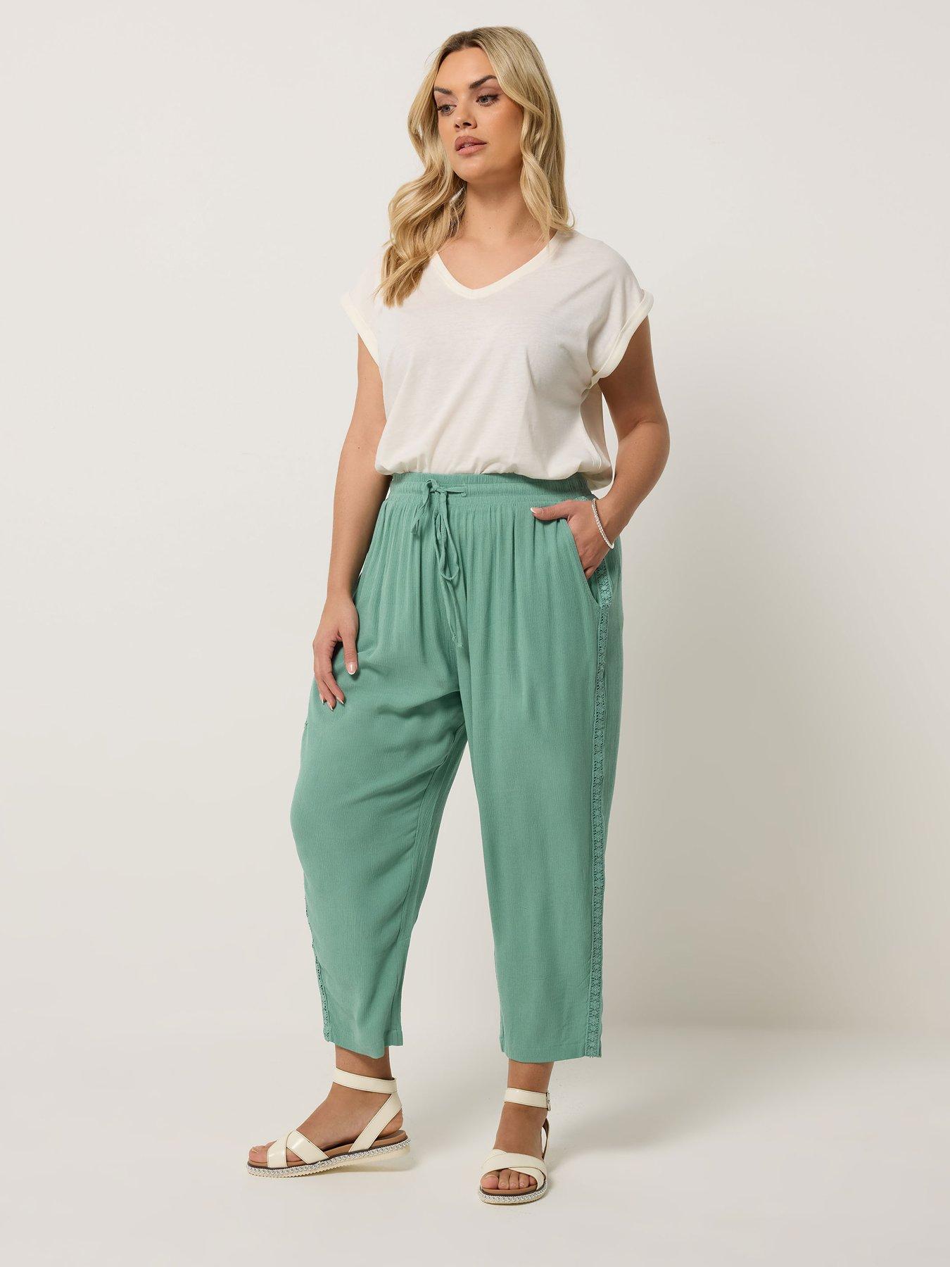 Image 3 of 5 of Yours Curve Abstract Floral Cropped Trousers