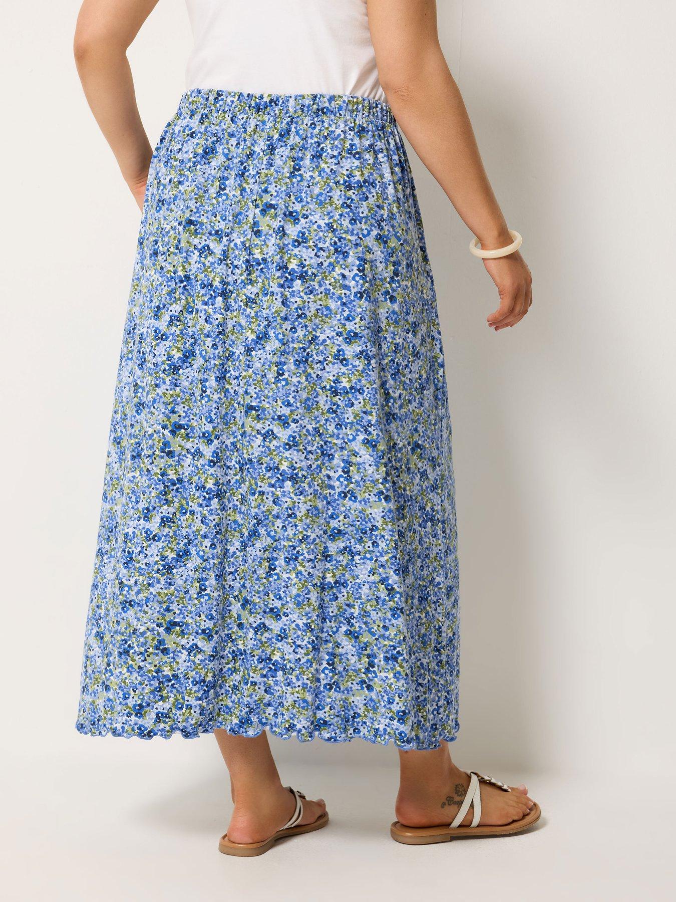 Image 2 of 4 of Yours Curve Ditsy Print Gathered Skirt - Blue