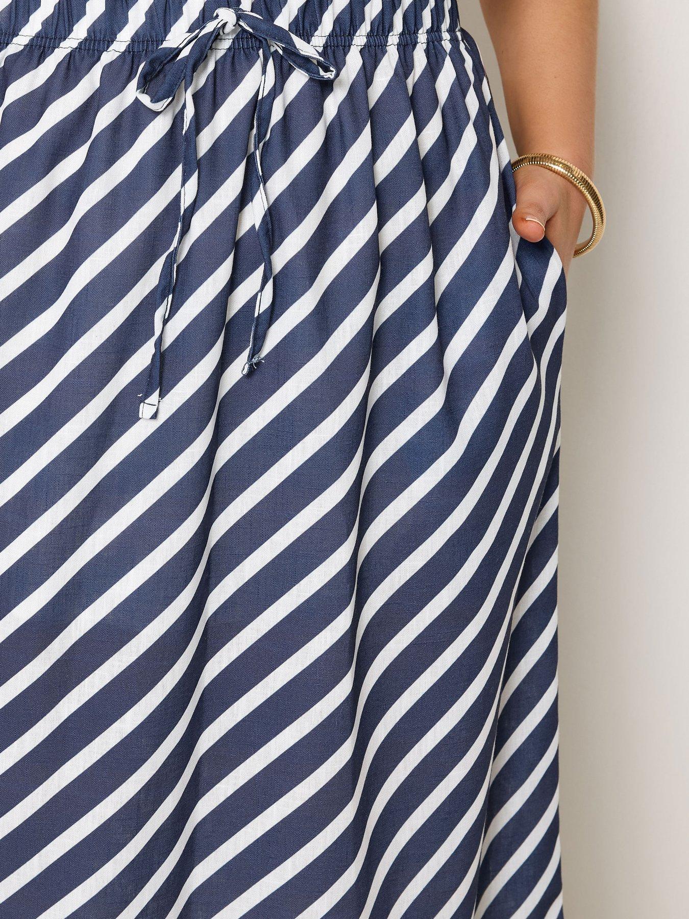 Image 4 of 5 of Yours Curve Linen Look Stripe Skirt - Blue