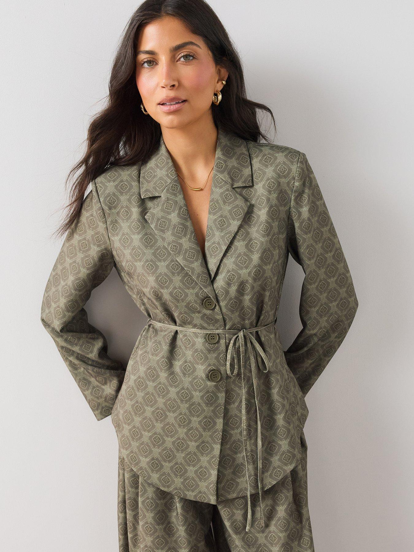 Image 1 of 7 of The Very Collection Women's Printed Long Sleeve Co-Ord Jacket - Print