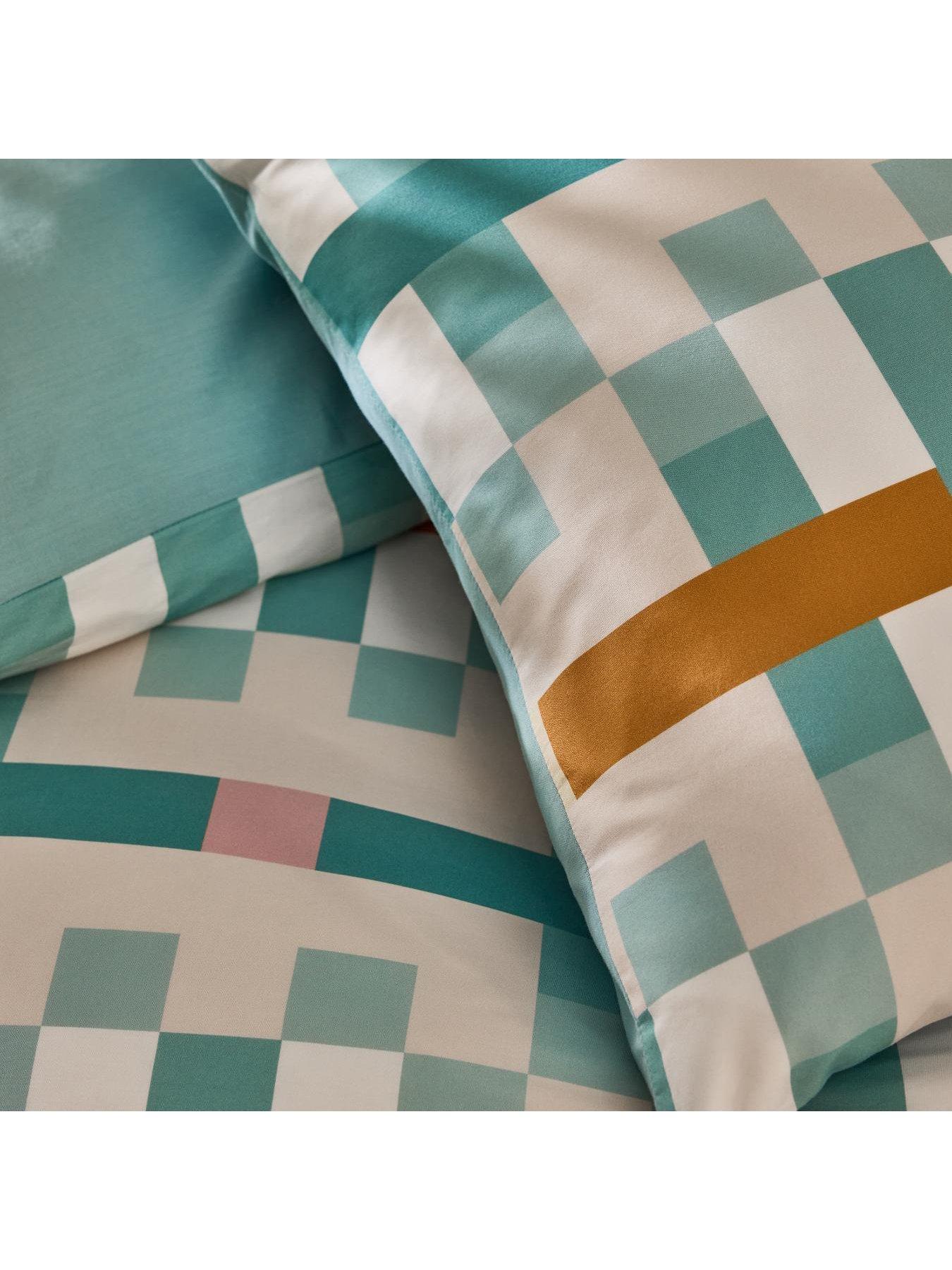 Image 3 of 3 of Made Carys Super King Duvet Set Green