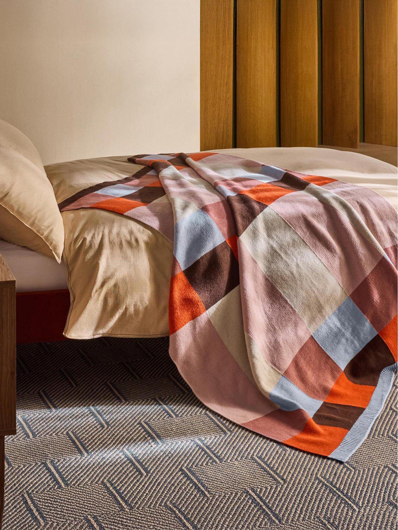 Made Keava 130x180 Throw Orange