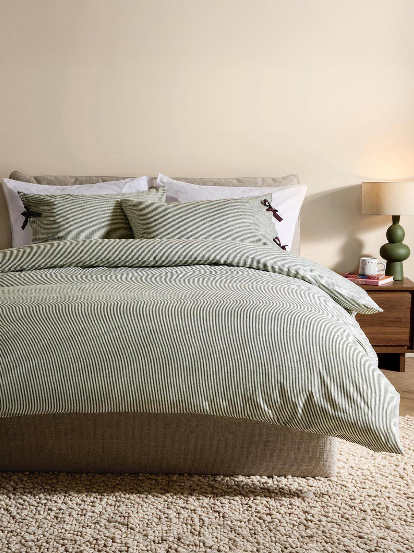Image 1 of 3 of Made Ansel Super King Duvet Set Green