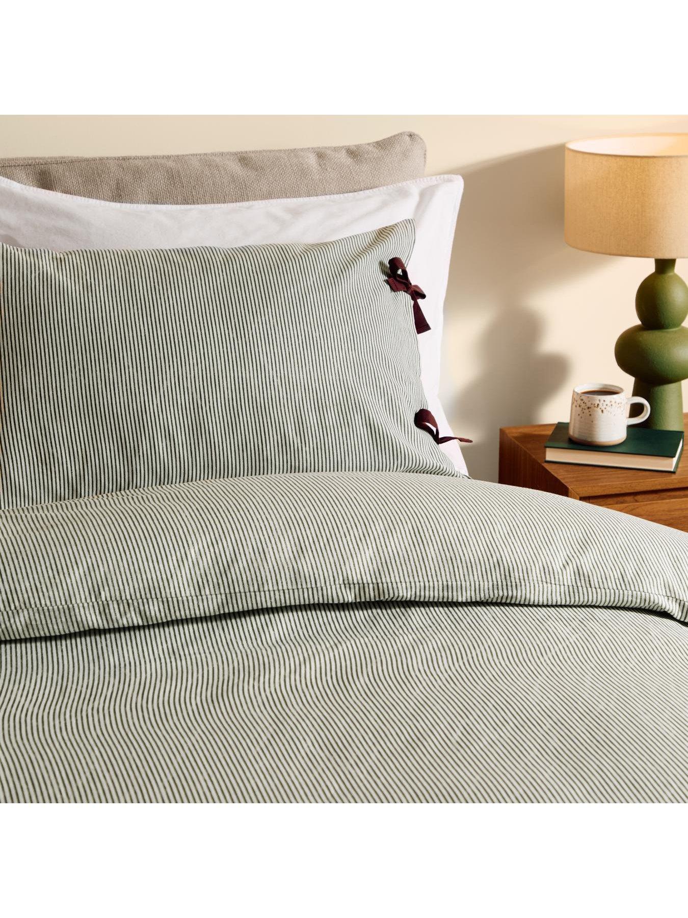 Image 3 of 3 of Made Ansel Super King Duvet Set Green