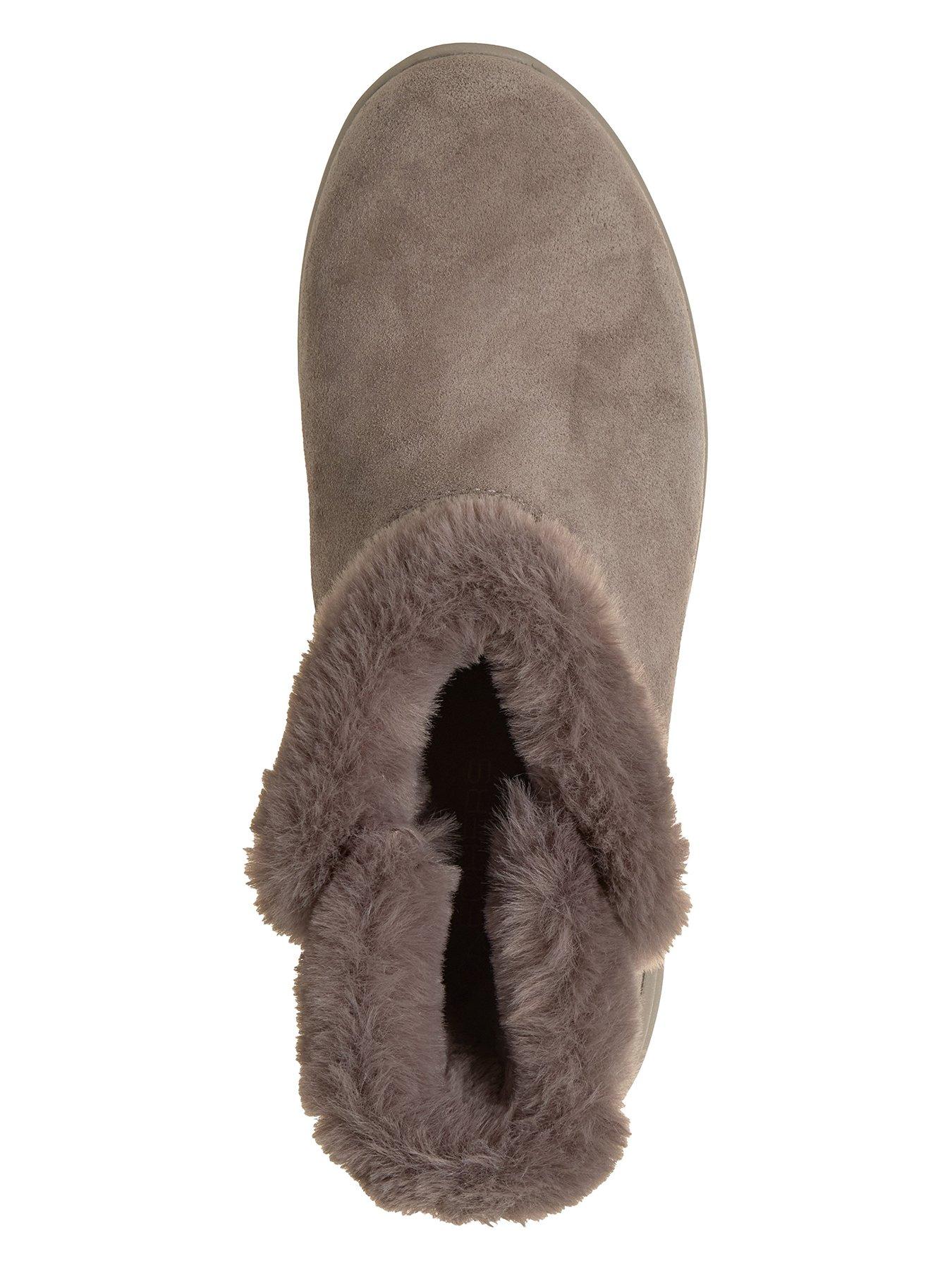 Image 3 of 6 of Skechers On-The-Go Stellar Cosy Step Ankle Boots - Beige