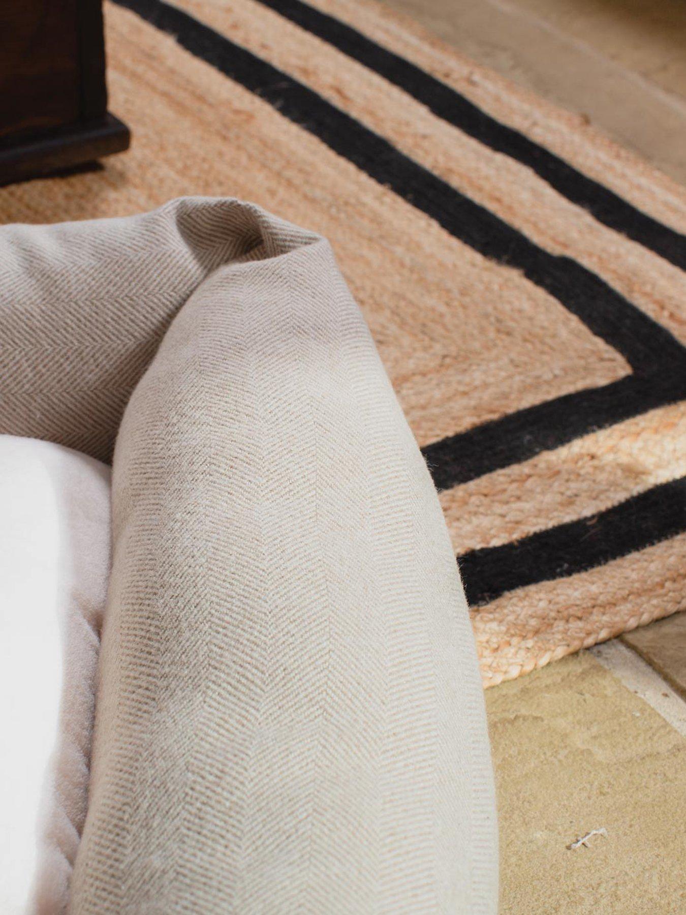 Image 3 of 3 of Lords and Labradors L&L Box Bed w/inner Natural Herringbone XL