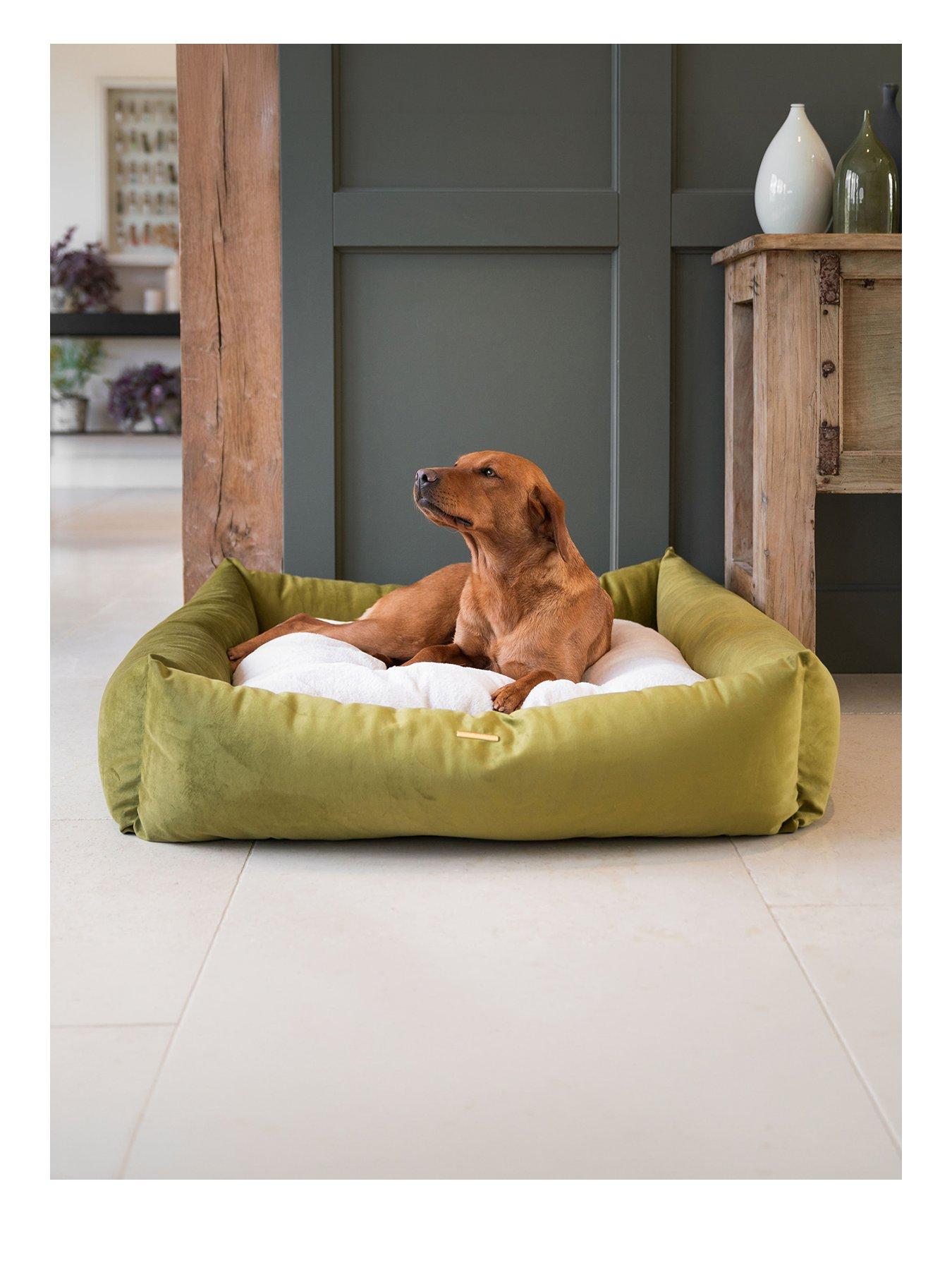 Lords and Labradors L&L Box Bed w/inner Velvet Olive M