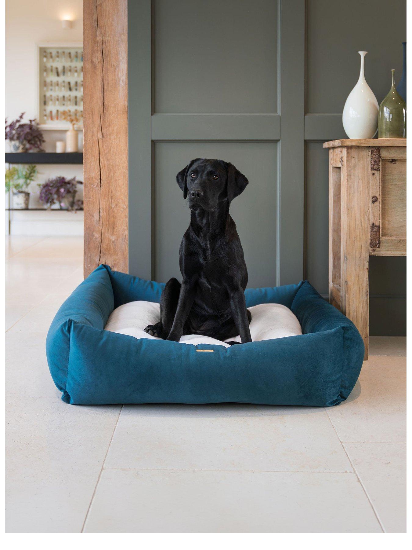 Lords and Labradors L&L Box Bed w/inner Velvet Marine M
