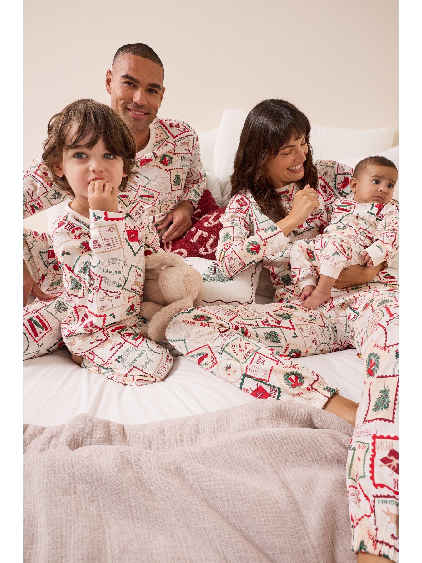 The Very Collection Womens Family Christmas Pj Cotton Postcard Print Top And Jogger Set