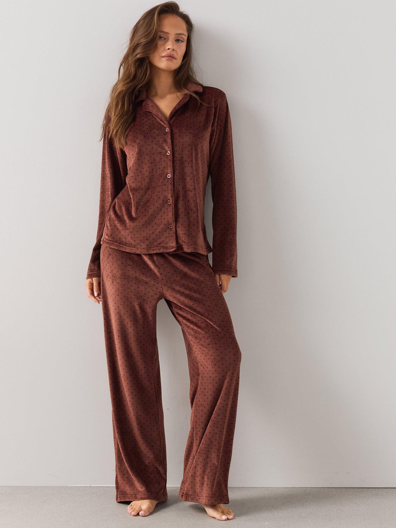 The Very Collection Polka Dot Fleece Revere Pyjama Set