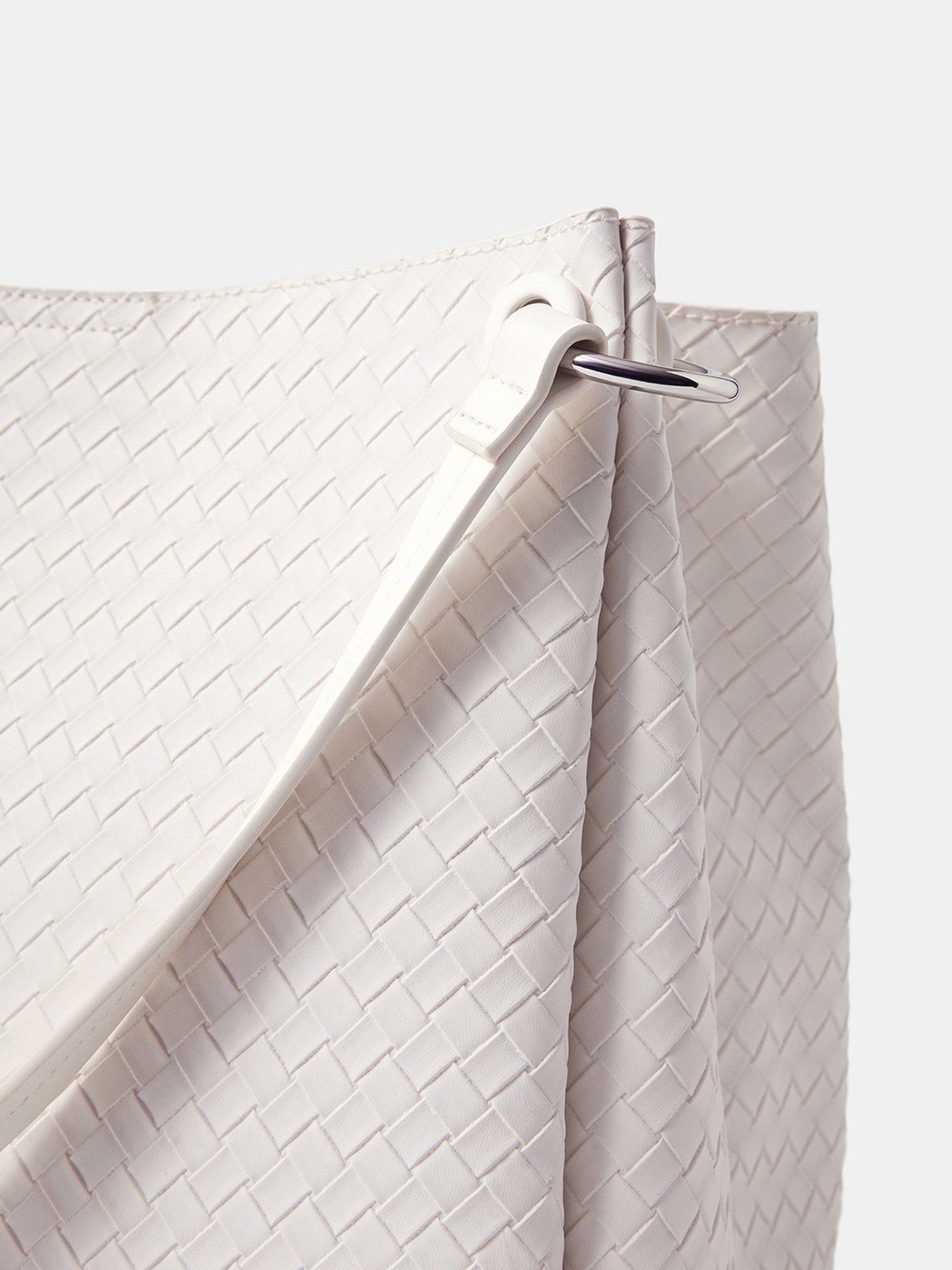 Image 5 of 5 of Accessorize Woven Shoulder Bag - Cream