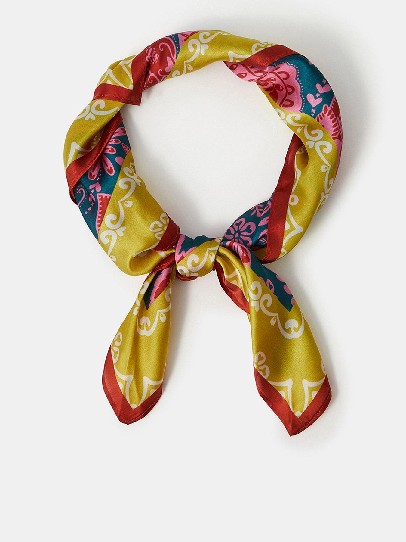 accessorize-tropics-print-satin-squarfront