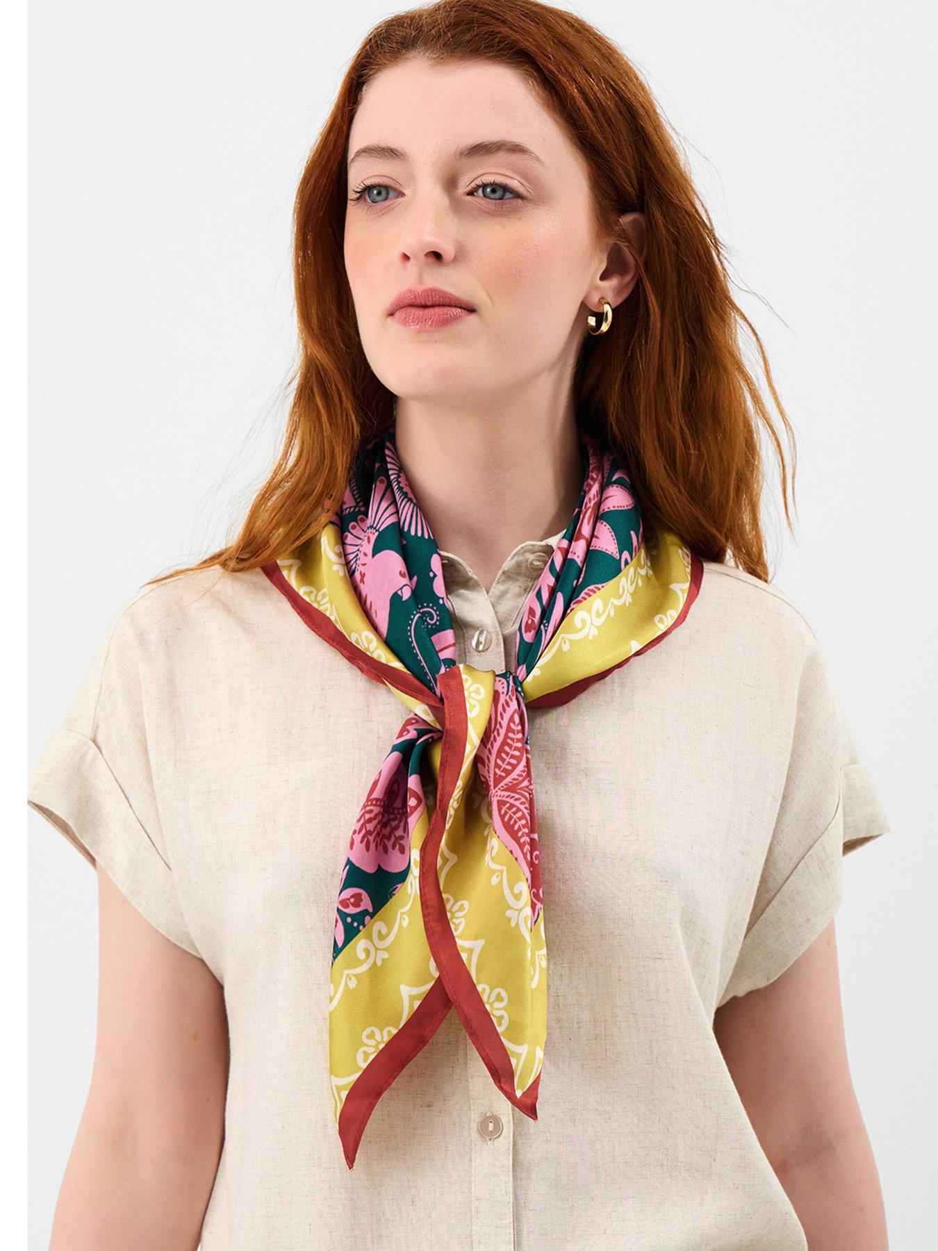 accessorize-tropics-print-satin-squarstillFront