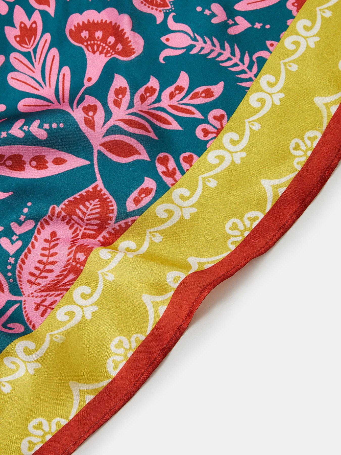 accessorize-tropics-print-satin-squarback