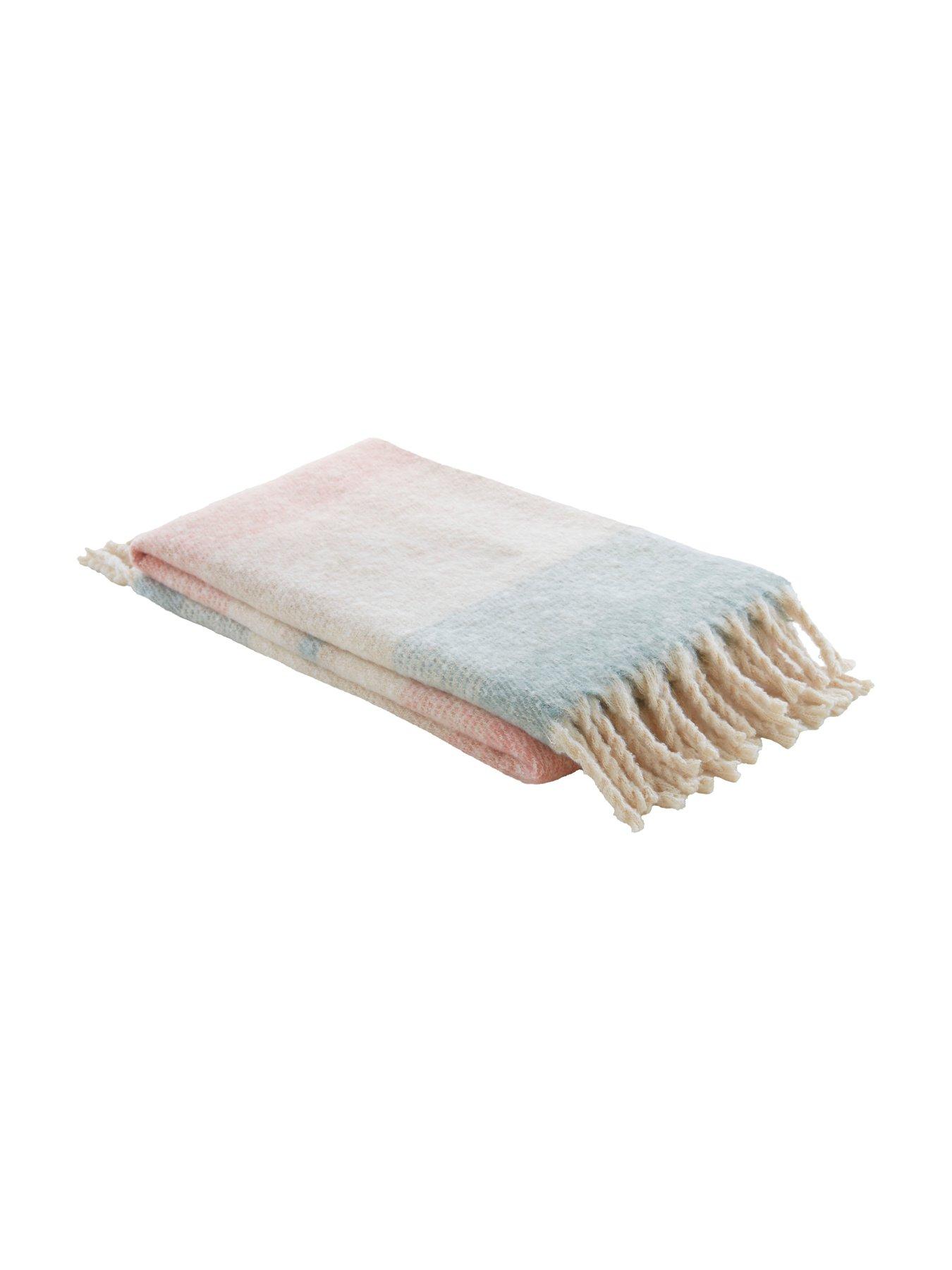 laura-ashley-ortonby-130x170cm-throw-plaster-pinkback