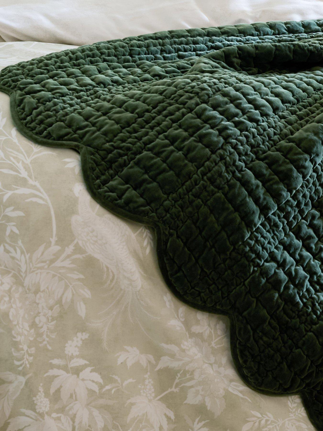 laura-ashley-scalloped-bedspread-180cm-x-235cmfront