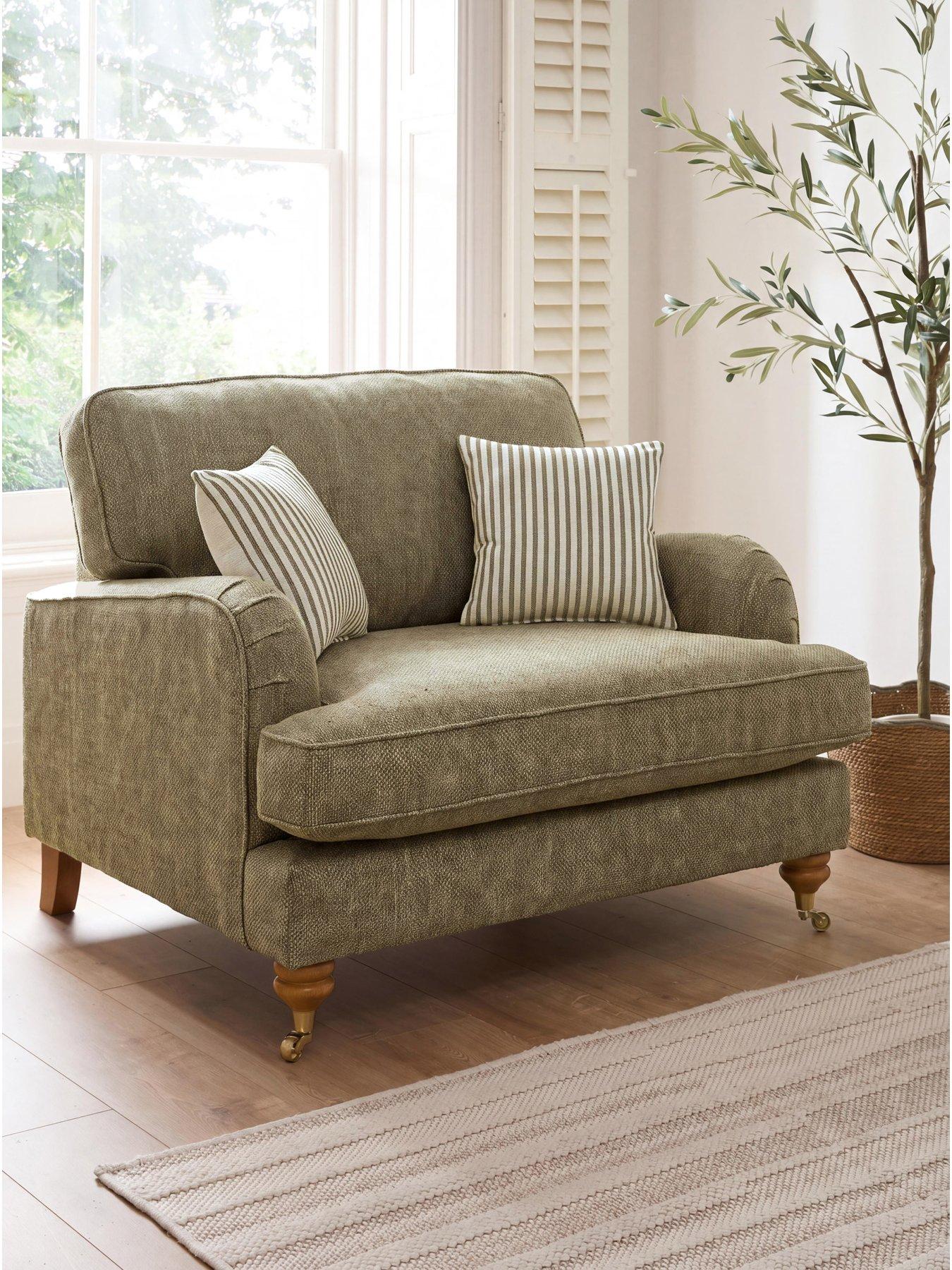 The Very Collection Bay Plain Snuggle Chair