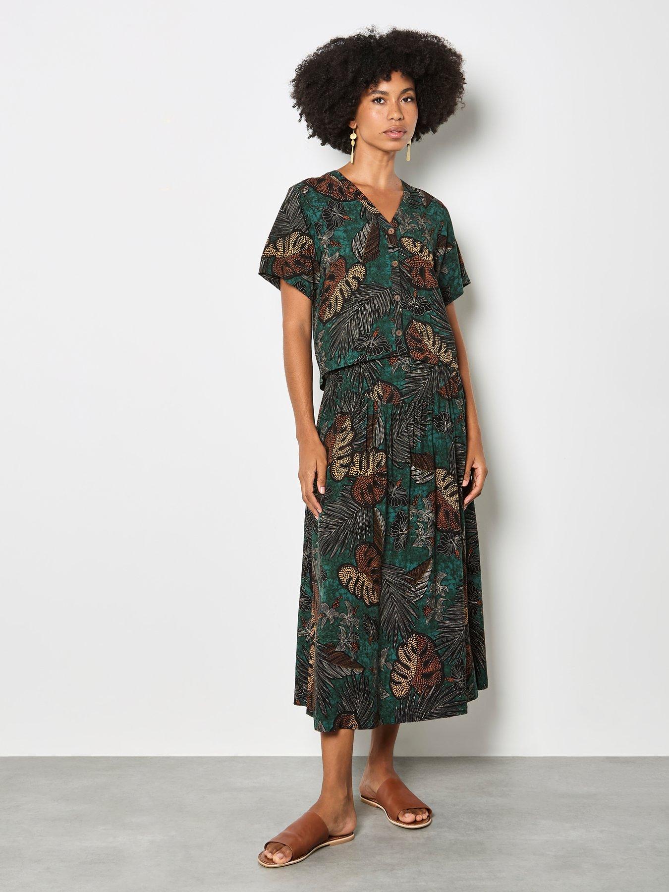Image 3 of 4 of Apricot Cropped Palm Print Shirt