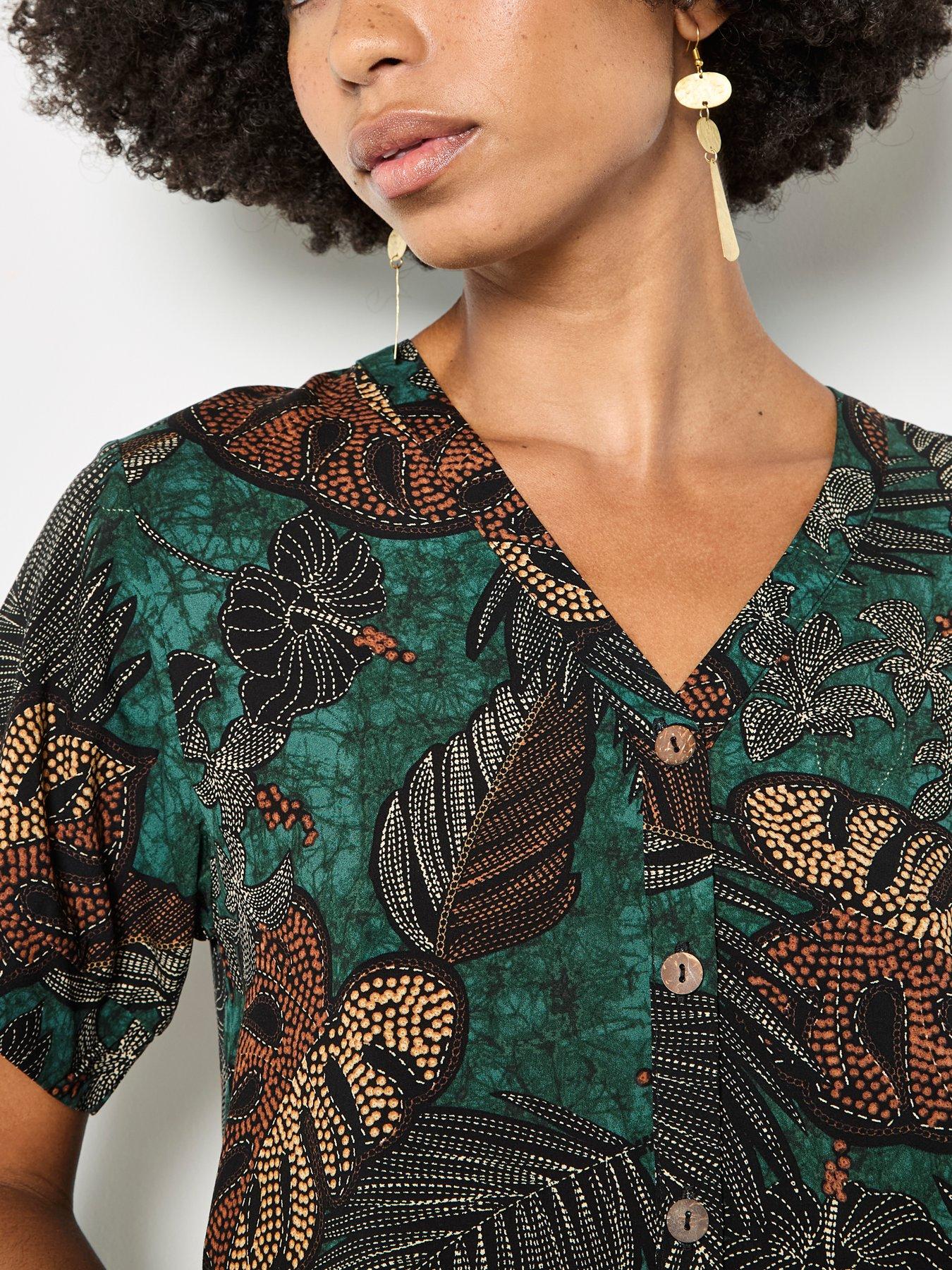 Image 4 of 4 of Apricot Cropped Palm Print Shirt