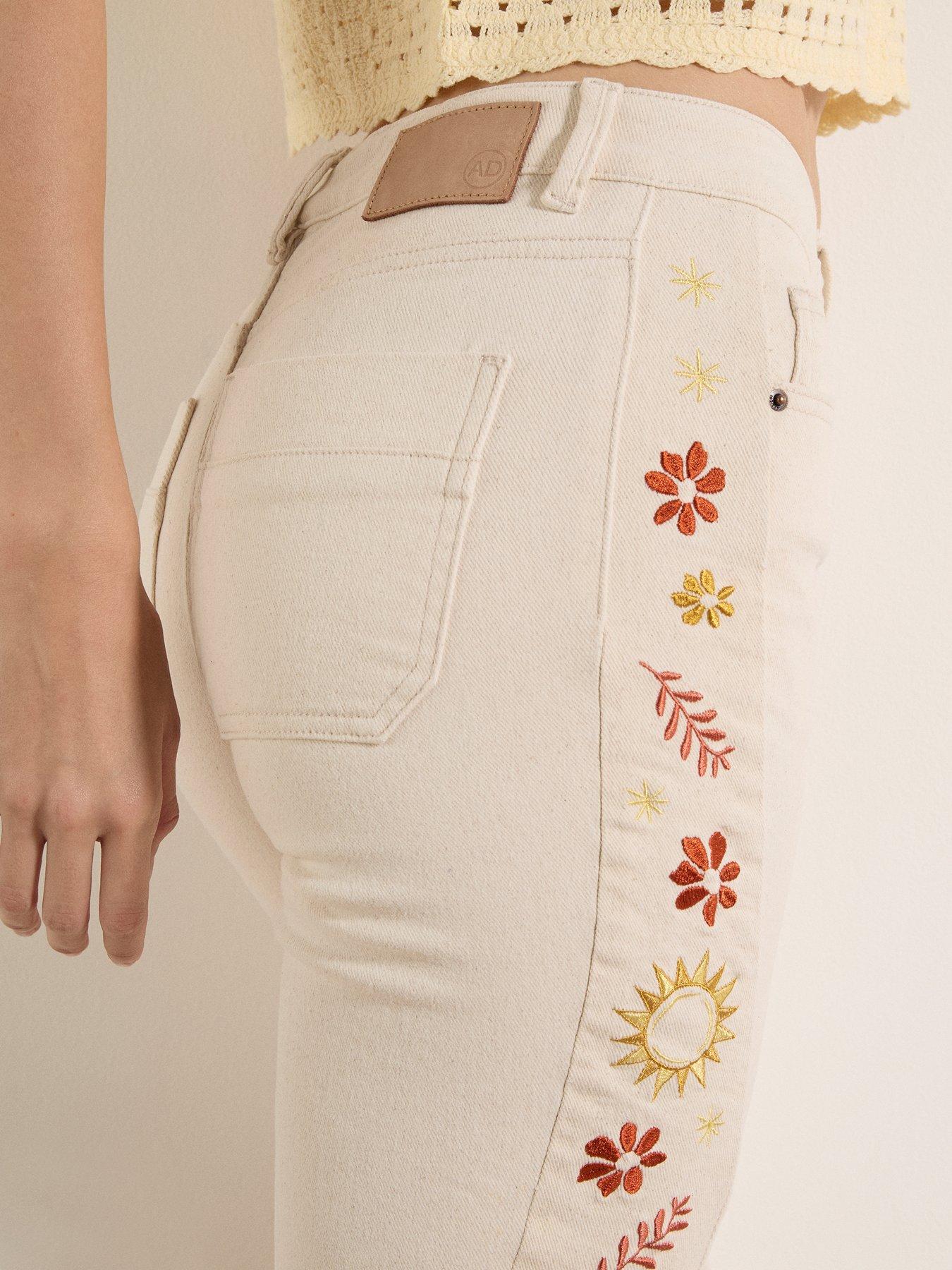 Image 4 of 6 of Apricot Apricot Side Embroidered Flare