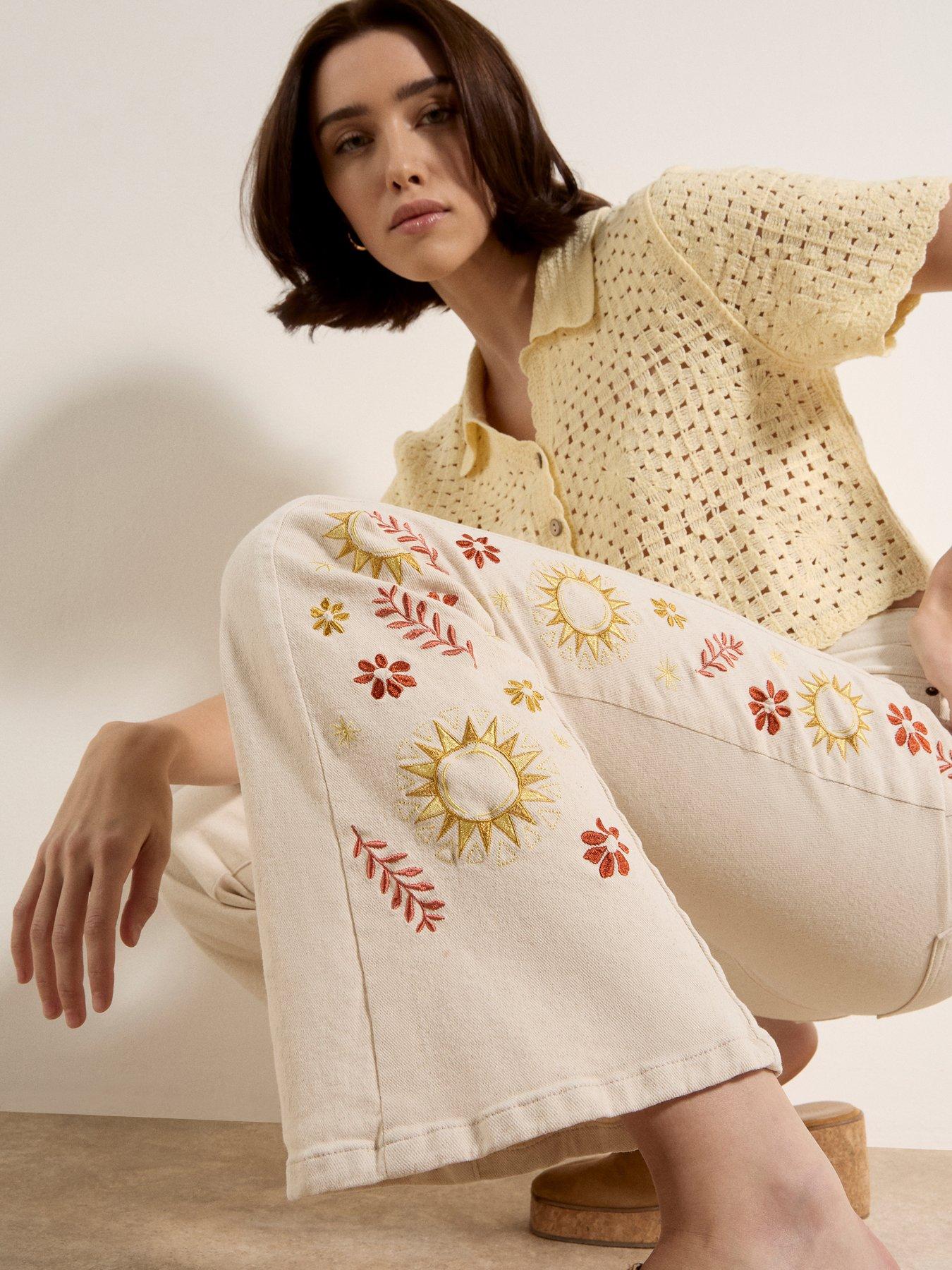 Image 5 of 6 of Apricot Apricot Side Embroidered Flare