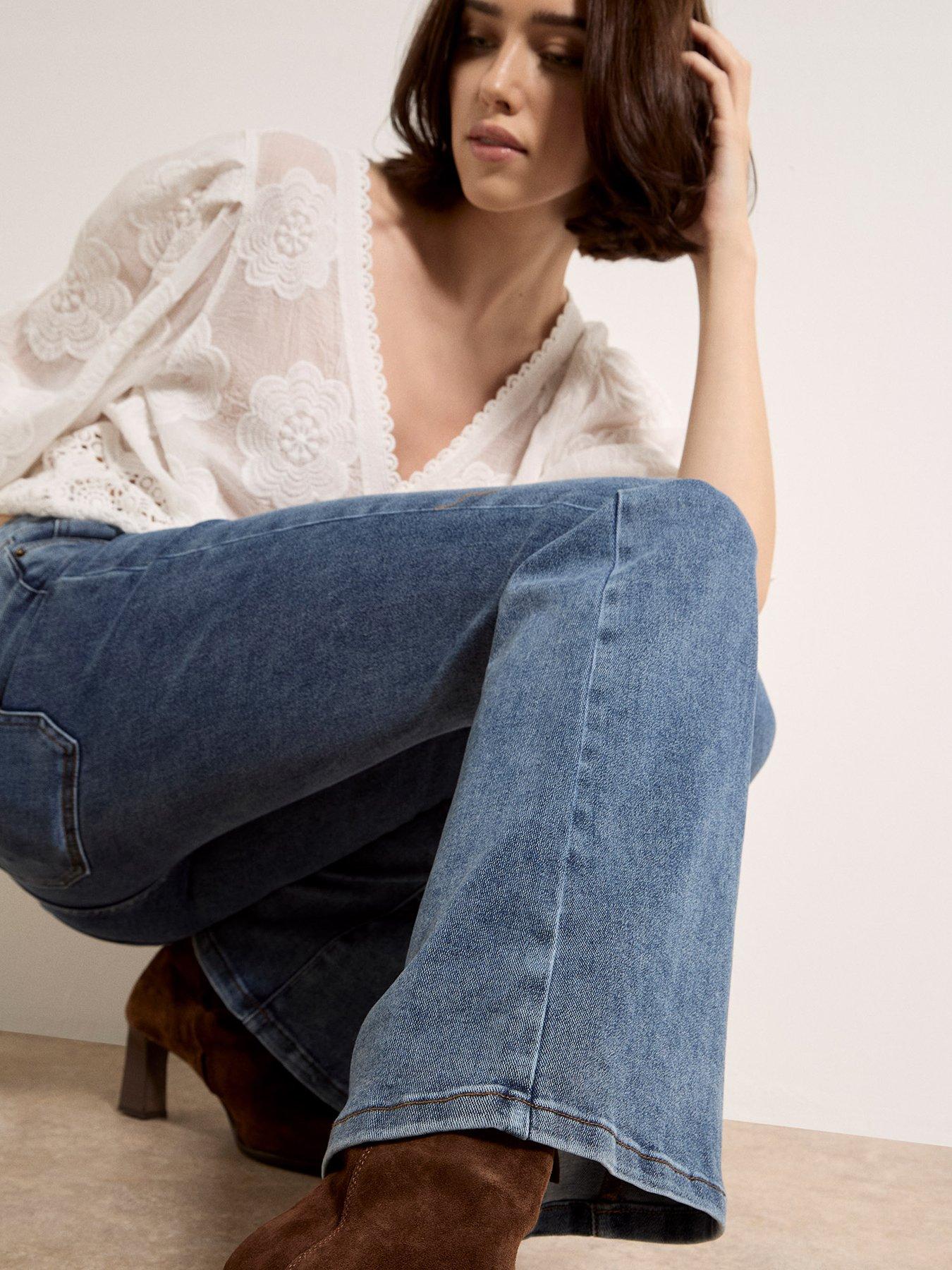 Image 4 of 5 of Apricot Apricot Lulu Mid-rise Flared Jeans