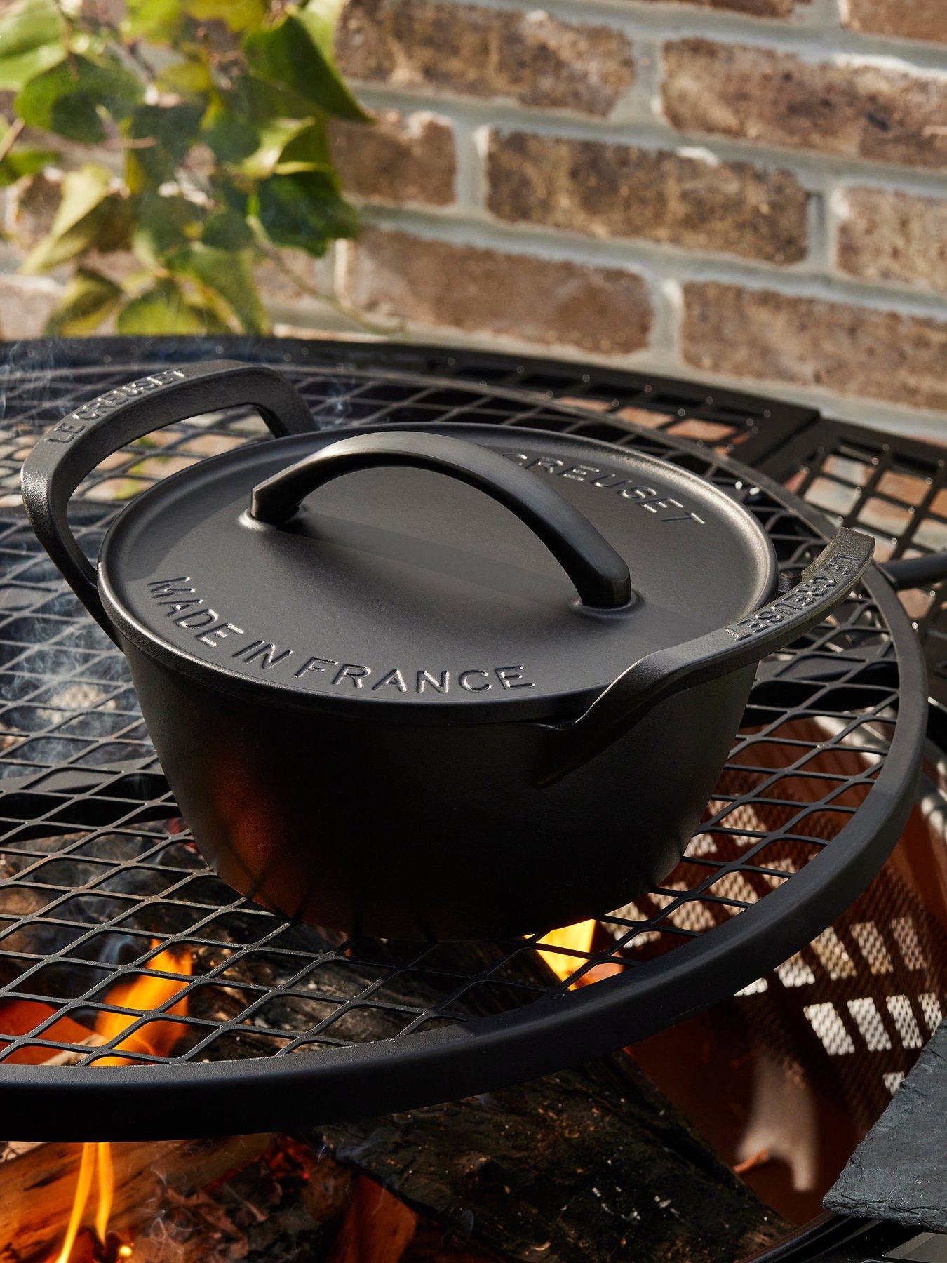 Le Creuset Le Creuset Cast Iron Bbq Round Casserole 25cm Satin Black